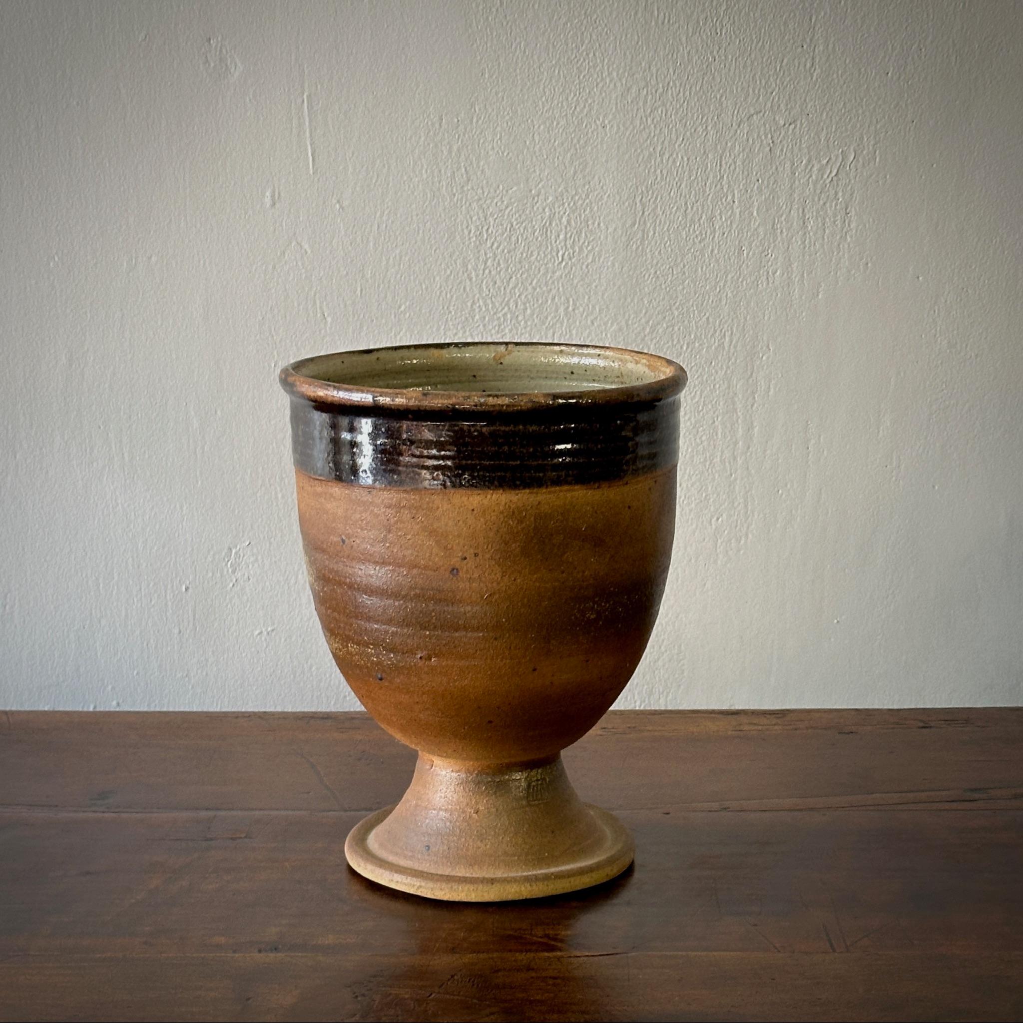 Ceramic Vase In Good Condition For Sale In Los Angeles, CA