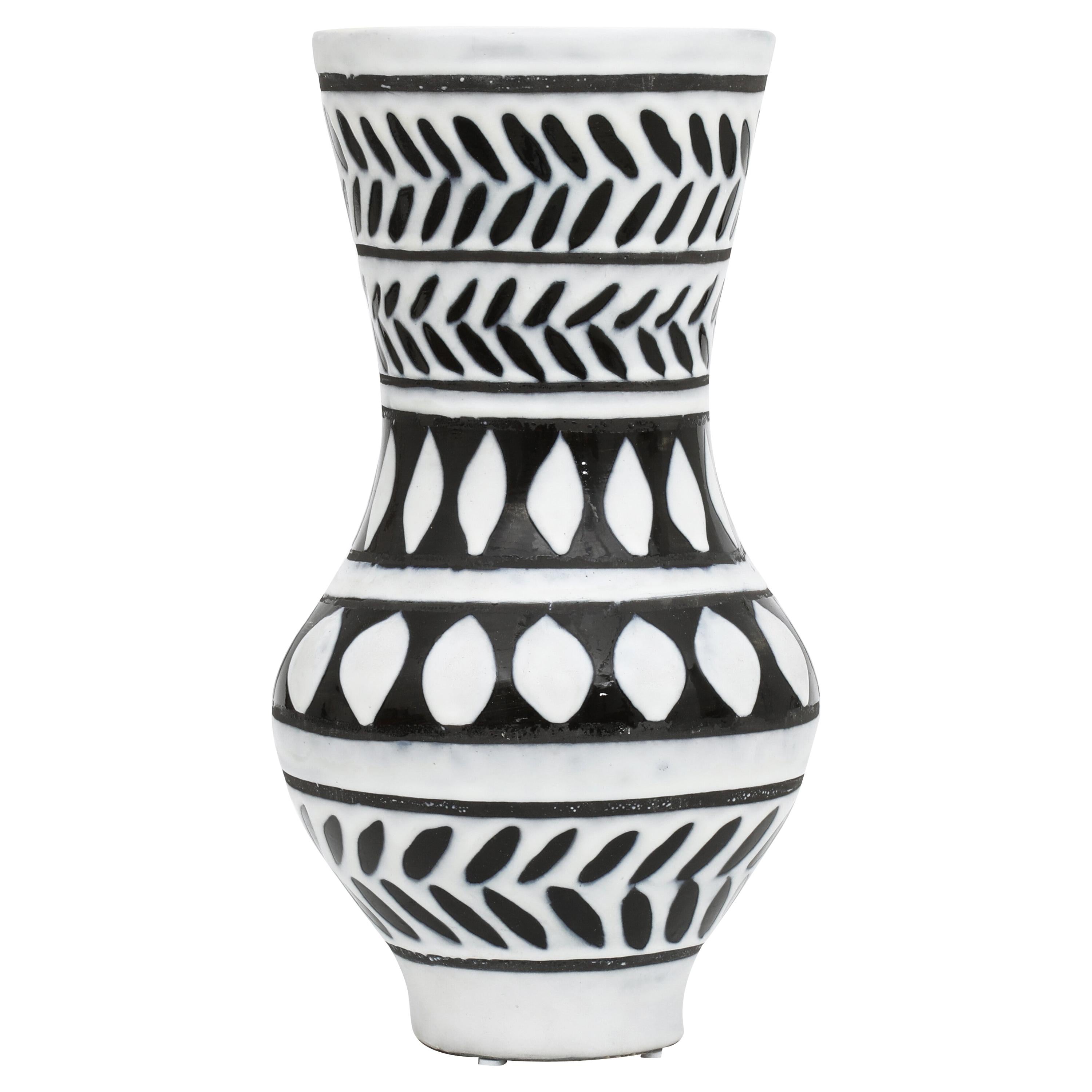 Ewen Henderson HandBuilt Ceramic Vase For Sale at 1stDibs