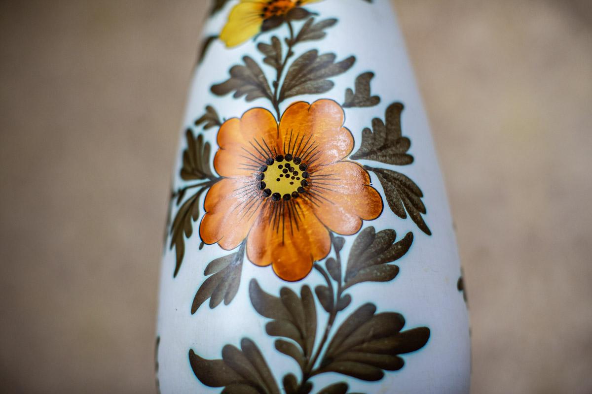 Ceramic Vase from the Early 20th Century in Floral Motifs For Sale 1