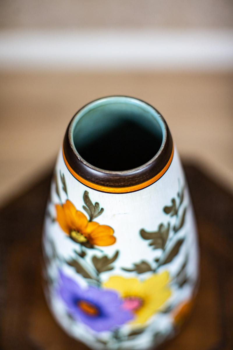 Ceramic Vase from the Early 20th Century in Floral Motifs For Sale 4