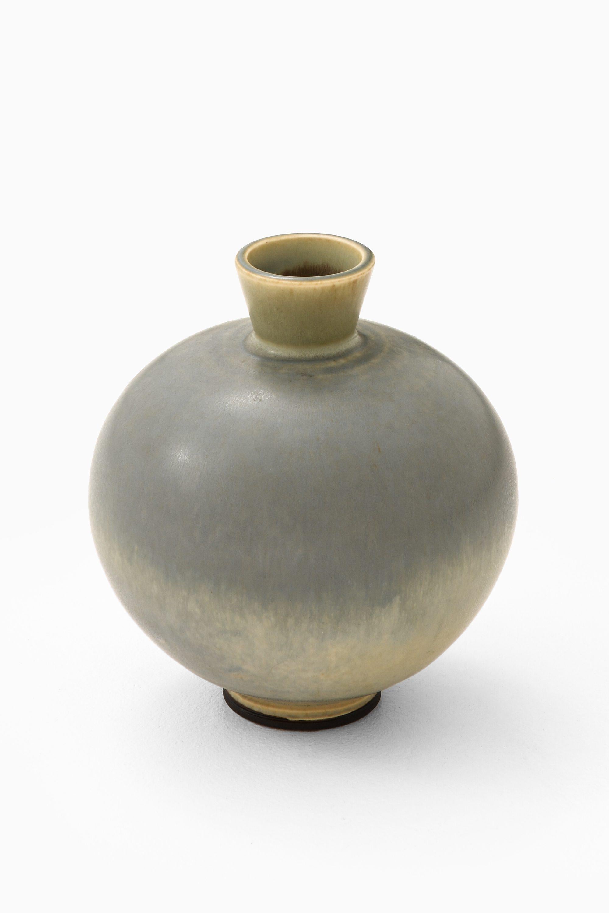 Mid-Century moderno Vaso in ceramica con smalto di pelliccia di lepre di Berndt Friberg in vendita