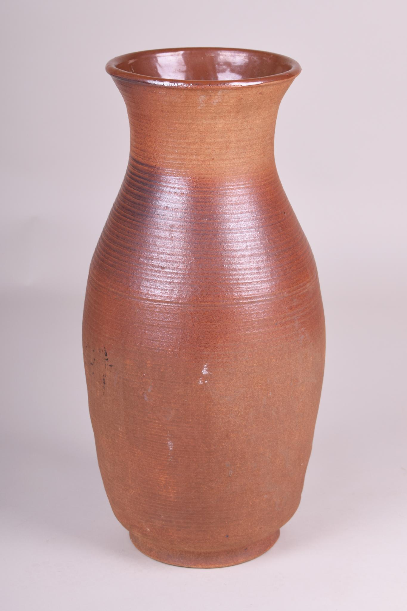 Keramikvase, hergestellt in Tschechien, Originalzustand, Mitte des Jahrhunderts im Zustand „Gut“ im Angebot in Horomerice, CZ