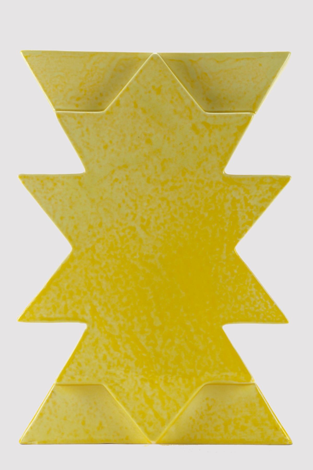 Vase en céramique peinte Memphis Milano de Luciano Florio Paccagnella, 