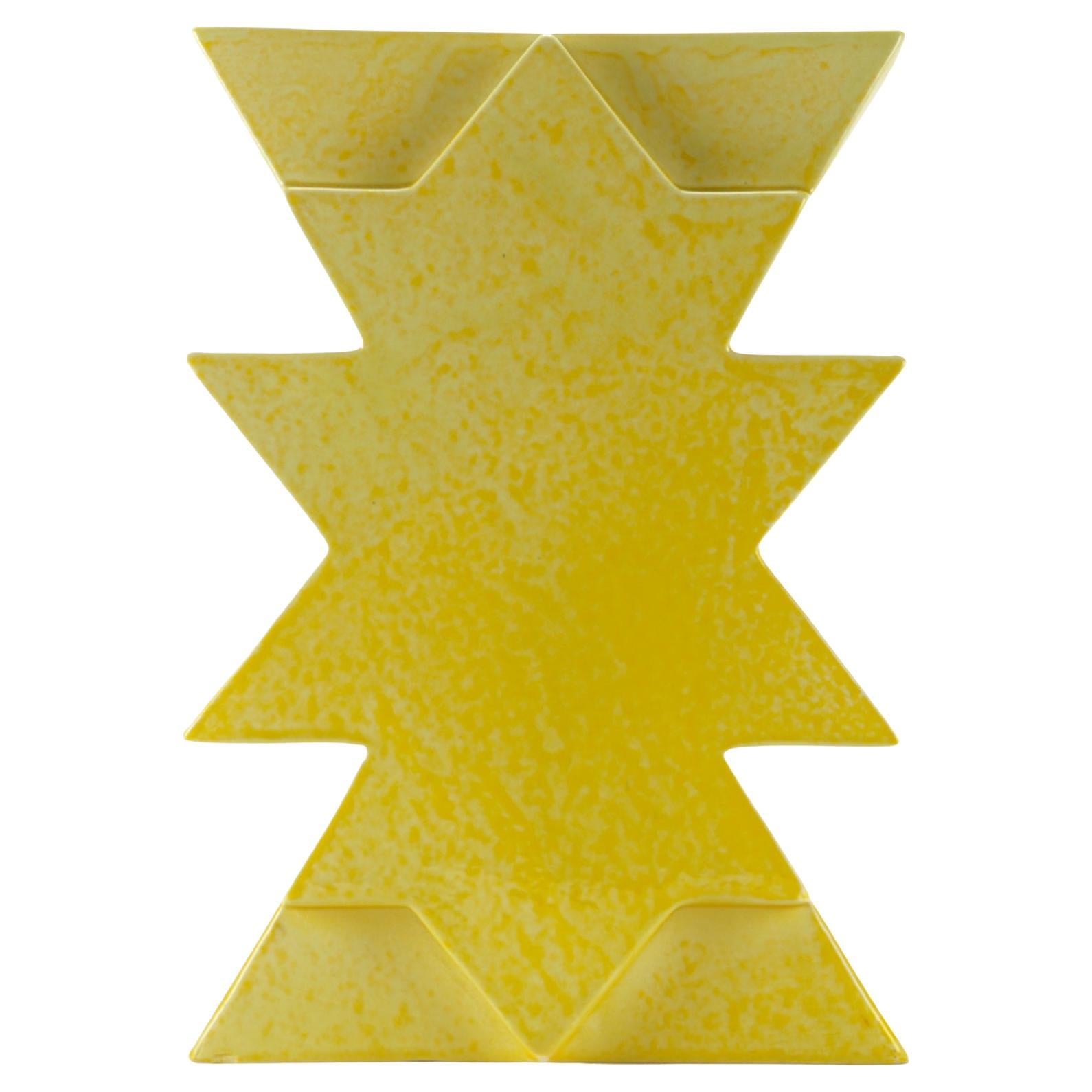 Vaso in ceramica Memphis, "ILIOS" di Luciano Florio Paccagnella, Milano, anni 1990.