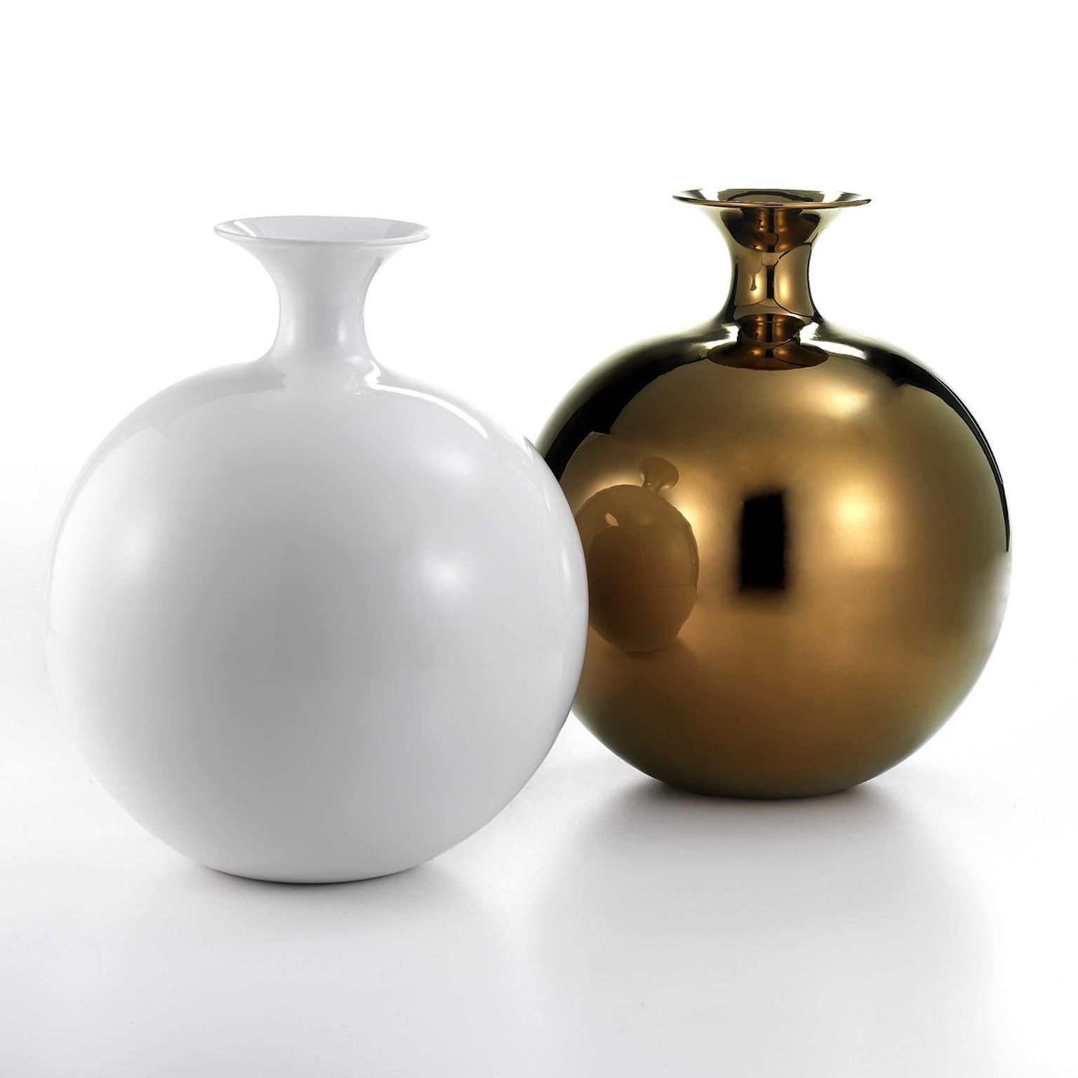 Ceramic vase Moon
cod. SF001
white glazed

Measures: 
Height 60.0 cm,  
Diameter. 55.0 cm.

   