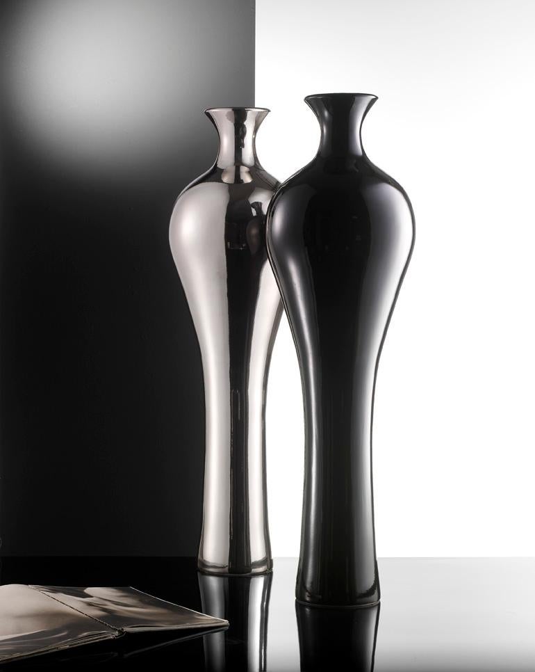 Pamela - Vaso in ceramica smaltata nera

cod. PA001
misure: H. 125,0 cm., Dm. 38,0 cm.

 