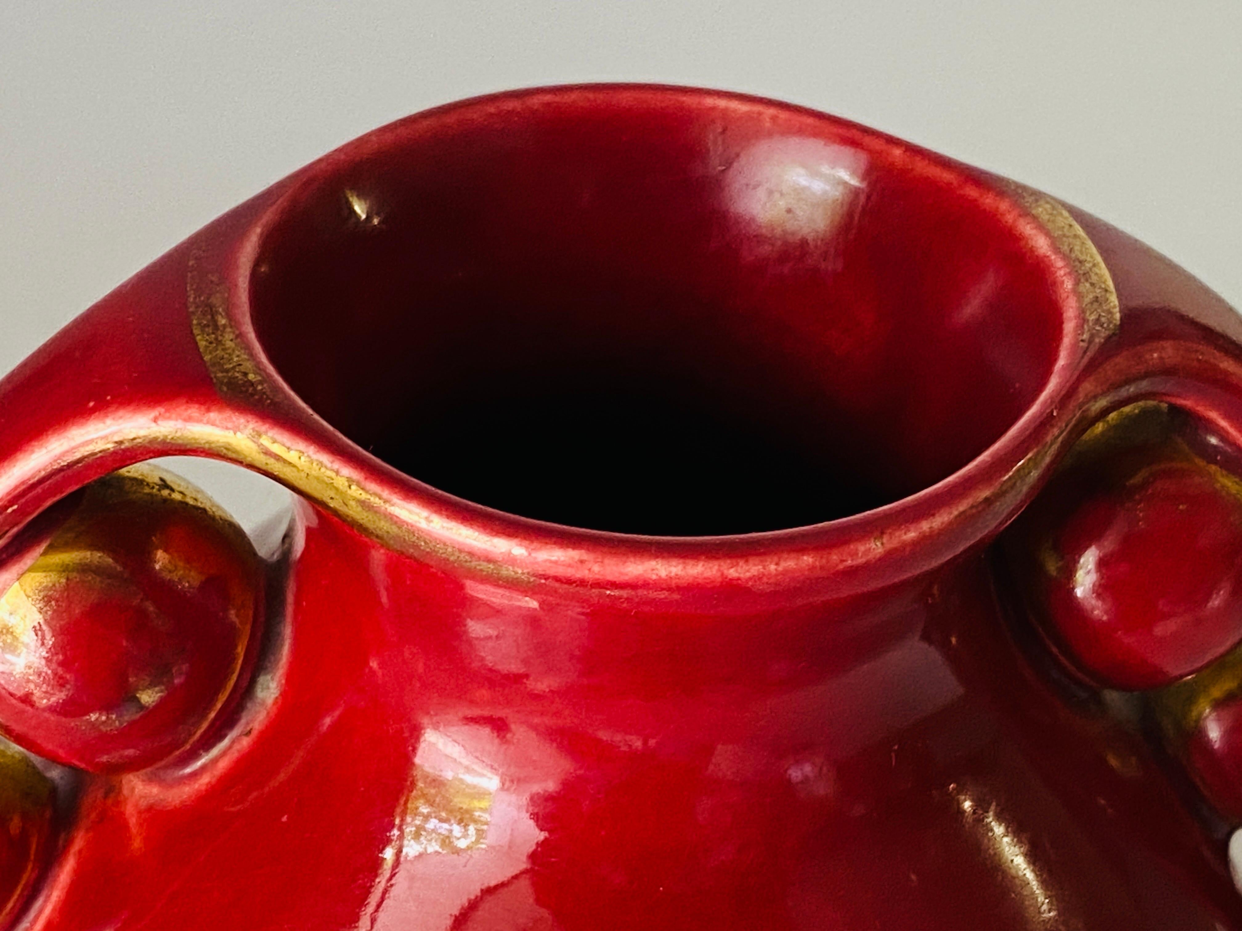 Ceramica Vaso in ceramica colore rosso Francia 1940 Ard Stile Deco in vendita