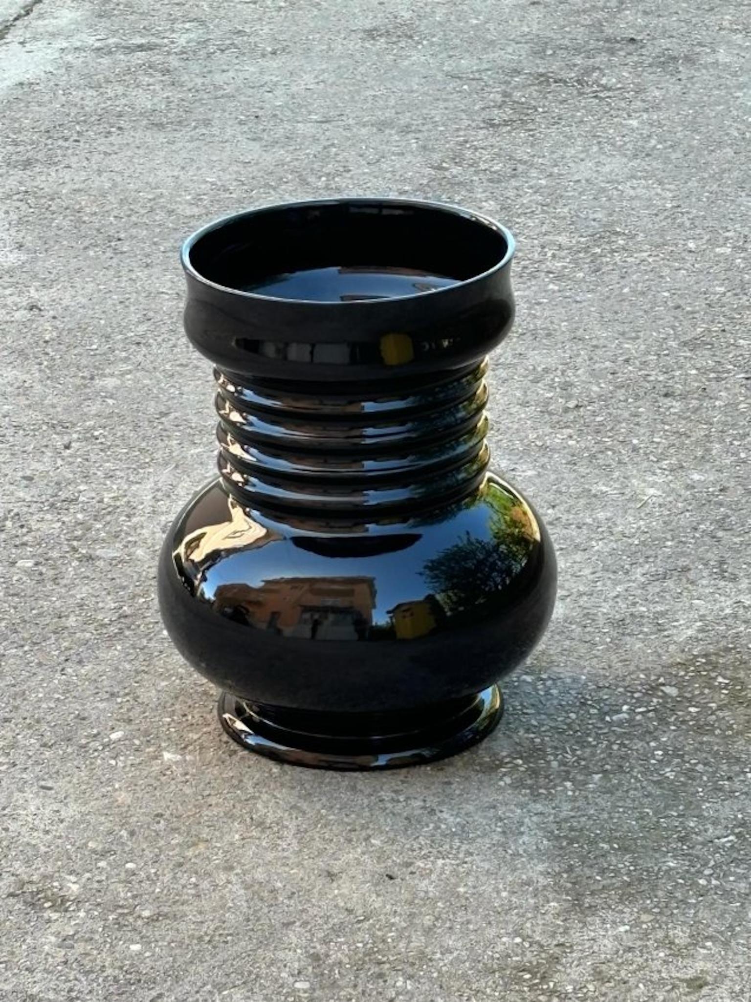 Moderno Vaso in ceramica Modello Sarnath di Sergio Asti per Superego Editions in vendita