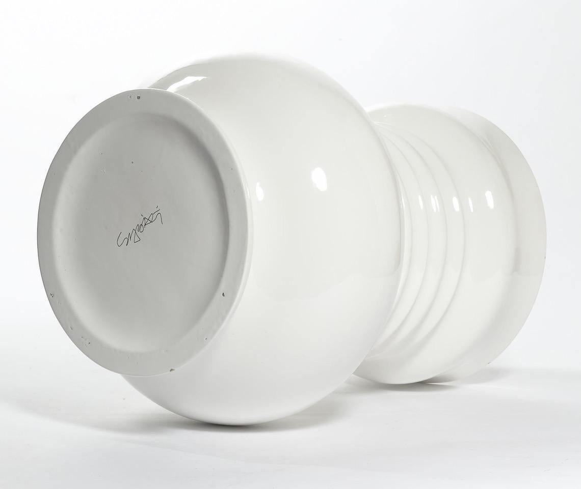 Italiano Vaso in ceramica Modello Sarnath di Sergio Asti per Superego Editions in vendita
