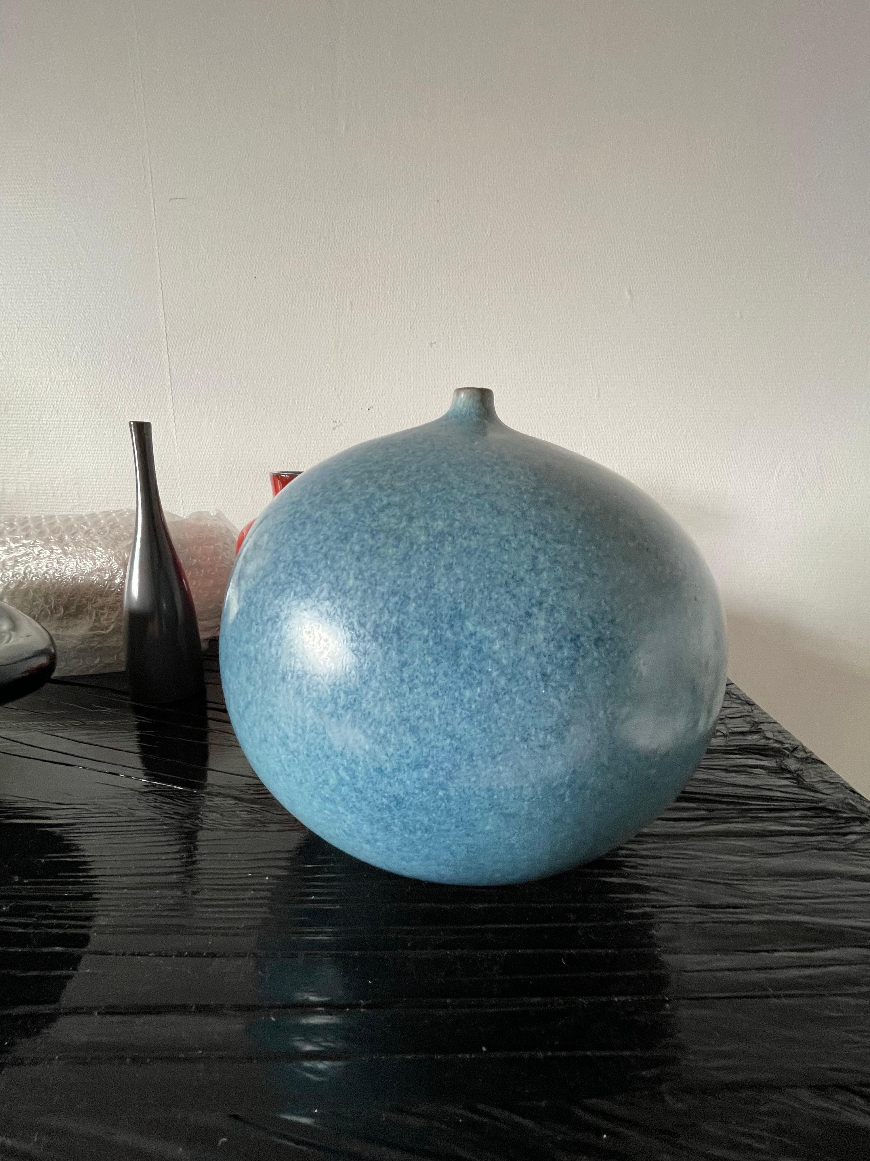 Mid-Century Modern Vase en céramique signé Ruelland