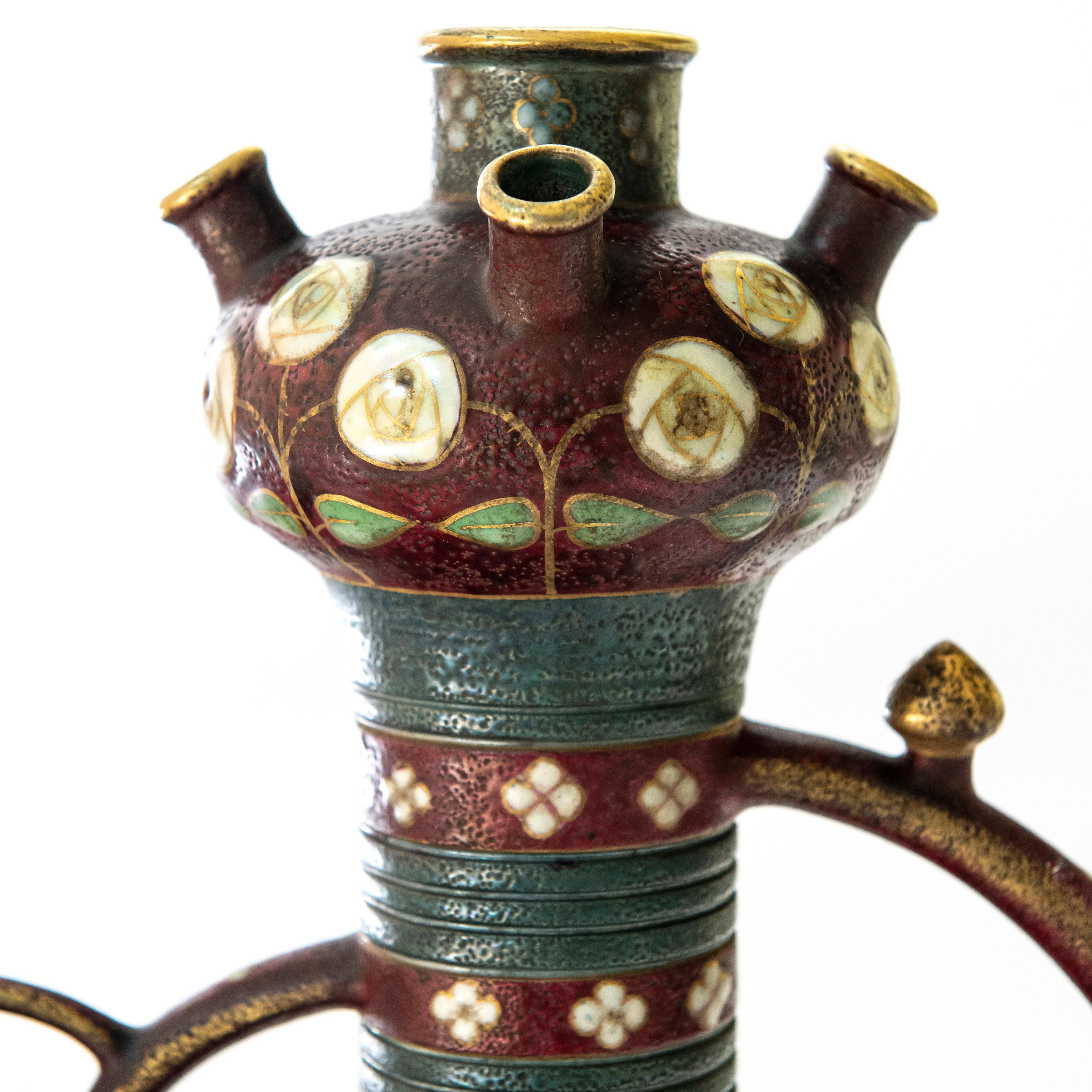 Sécession viennoise Vase en céramique signé Turn-Teplitz, attribué à Paul Dachsel, Autriche, vers 1900 en vente