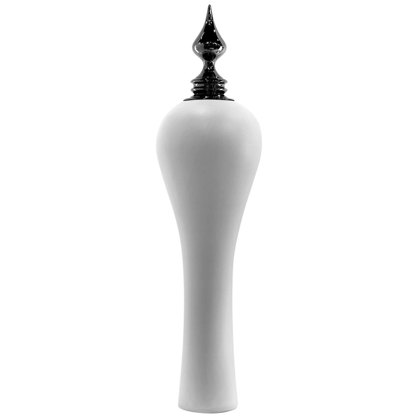 Vaso in ceramica "THAI" smaltato bianco con top in platino di Gabriella B. Made in Italy
