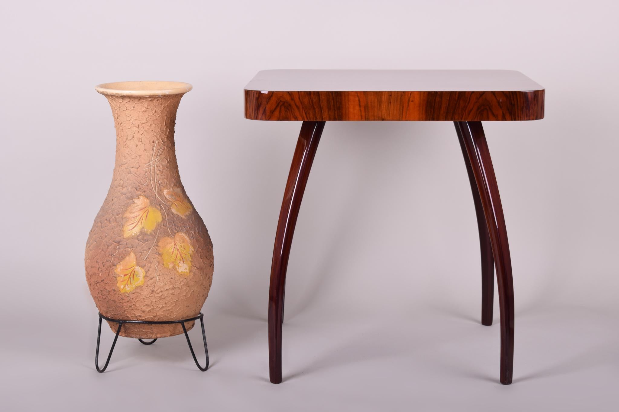 Vaso in ceramica con base Made in Czechia, condizioni originali, metà del secolo scorso In condizioni buone in vendita a Brandys nad Labem, Středočeský kraj