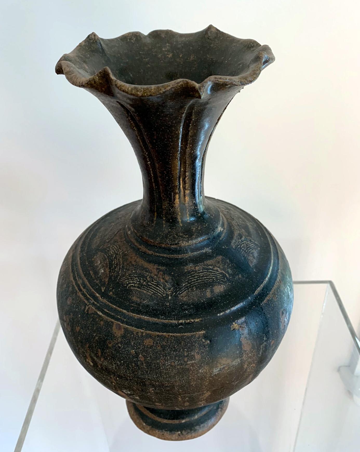 Ceramic Vase with Black Glaze Khmer Angkor Period In Good Condition In Atlanta, GA