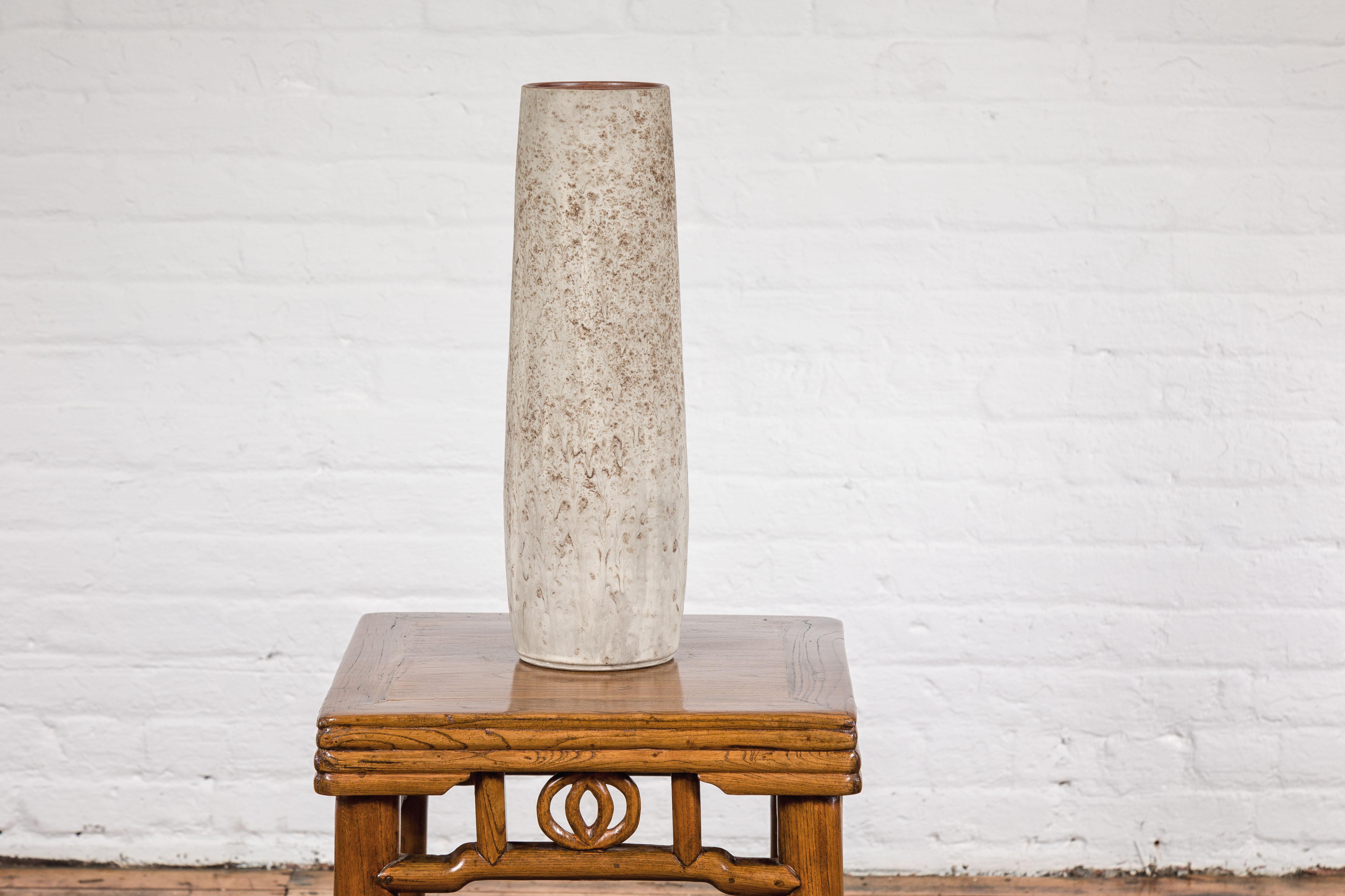 Vase aus Keramik mit cremefarbener, grauer und brauner Lava-Struktur im Zustand „Gut“ im Angebot in Yonkers, NY