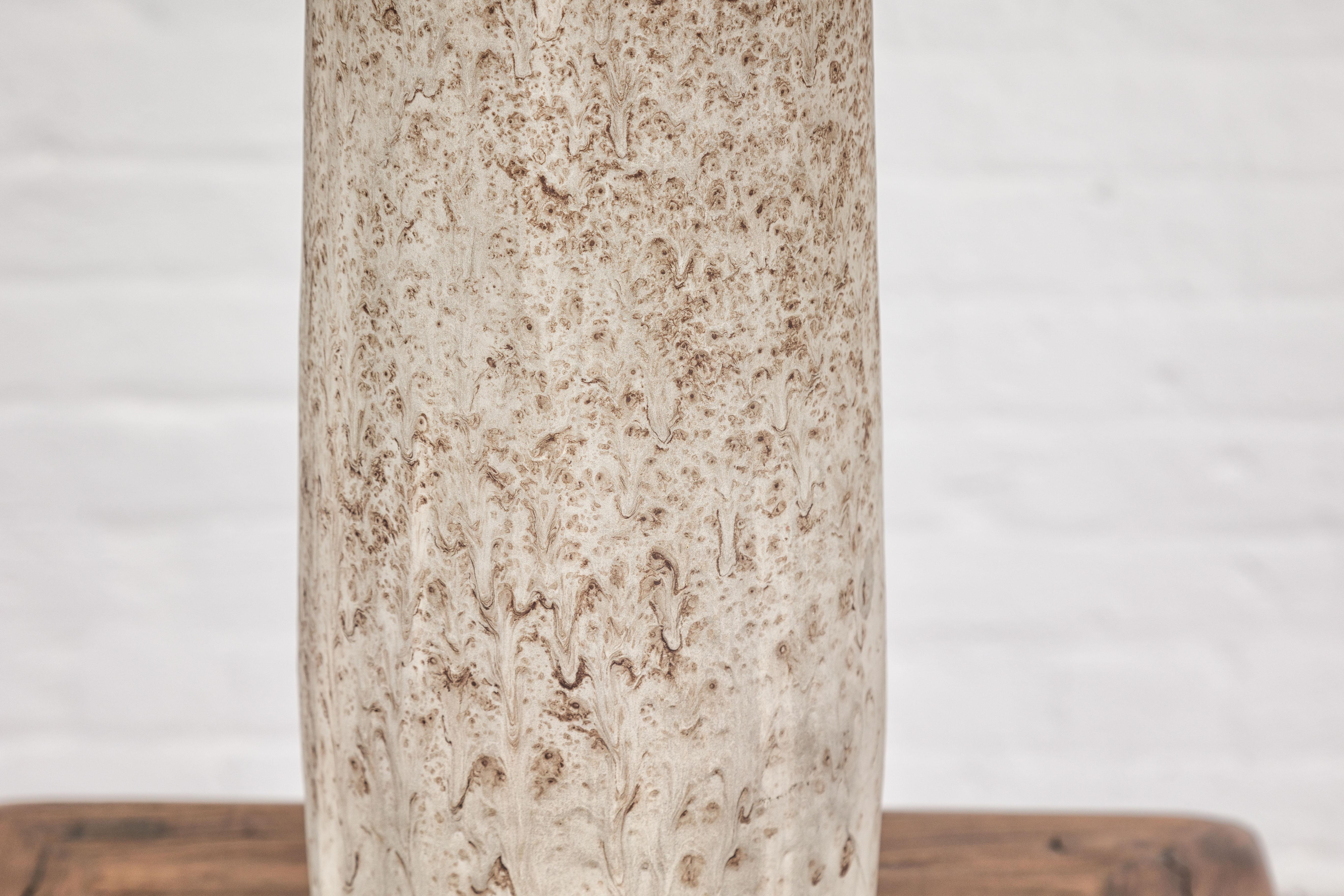 Vase aus Keramik mit cremefarbener, grauer und brauner Lava-Struktur im Angebot 3