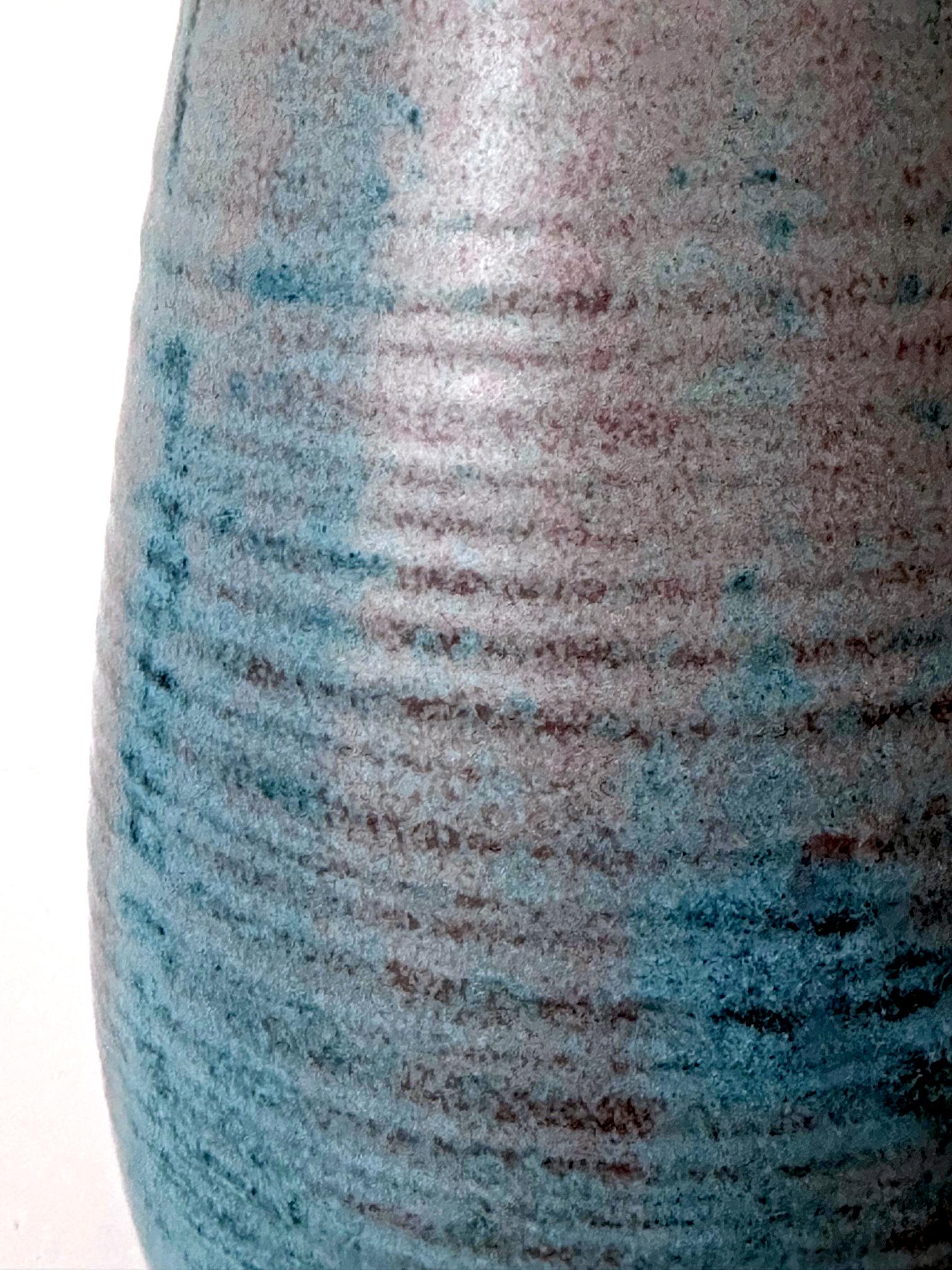 Vaso alto in ceramica con smalto Robin Egg Blue di Otto Heino in vendita 1