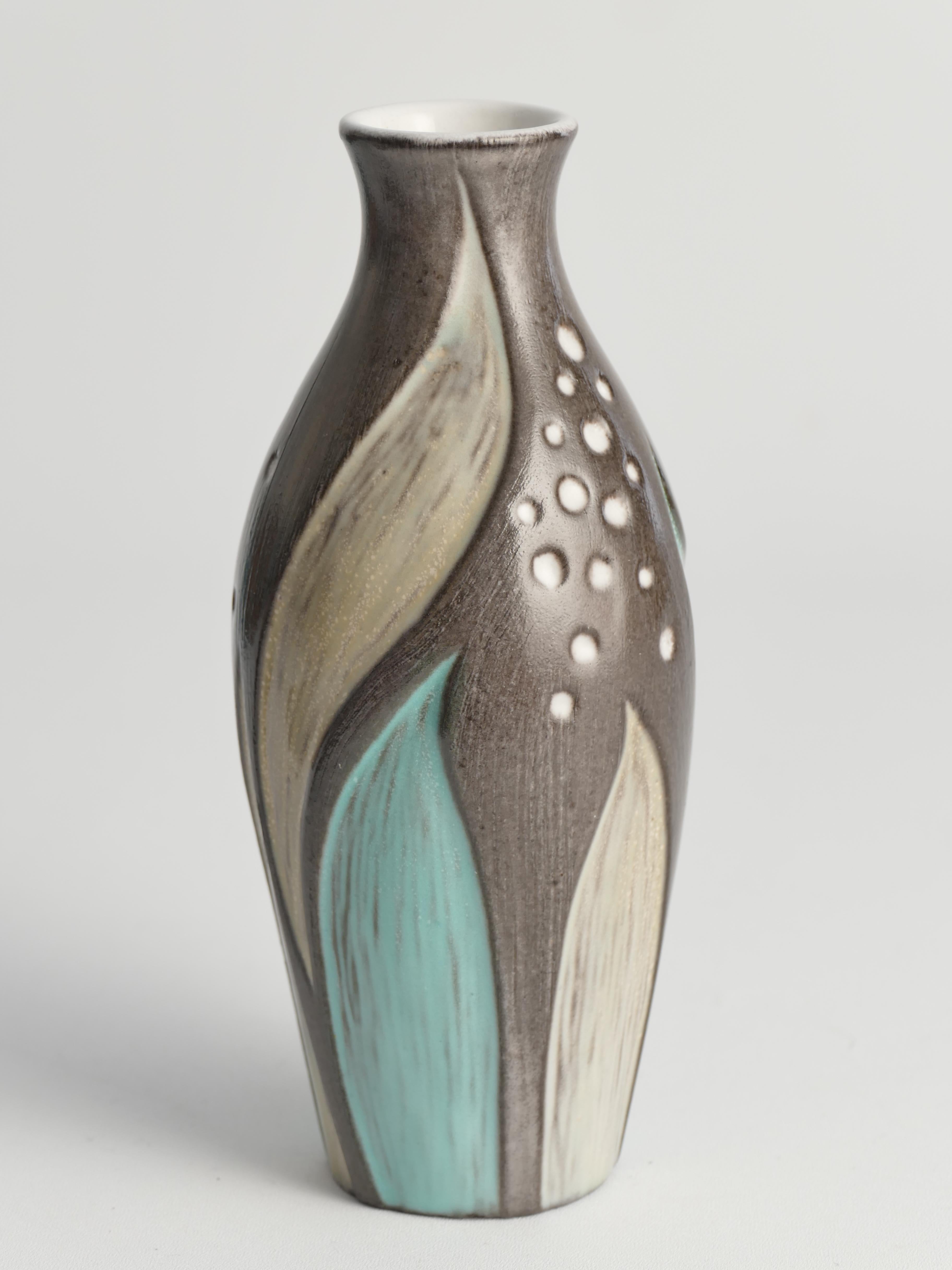 Ceramic Vase with Seaweed Motif by Mari Simmulson for Upsala Ekeby, Sweden 1950s For Sale 2