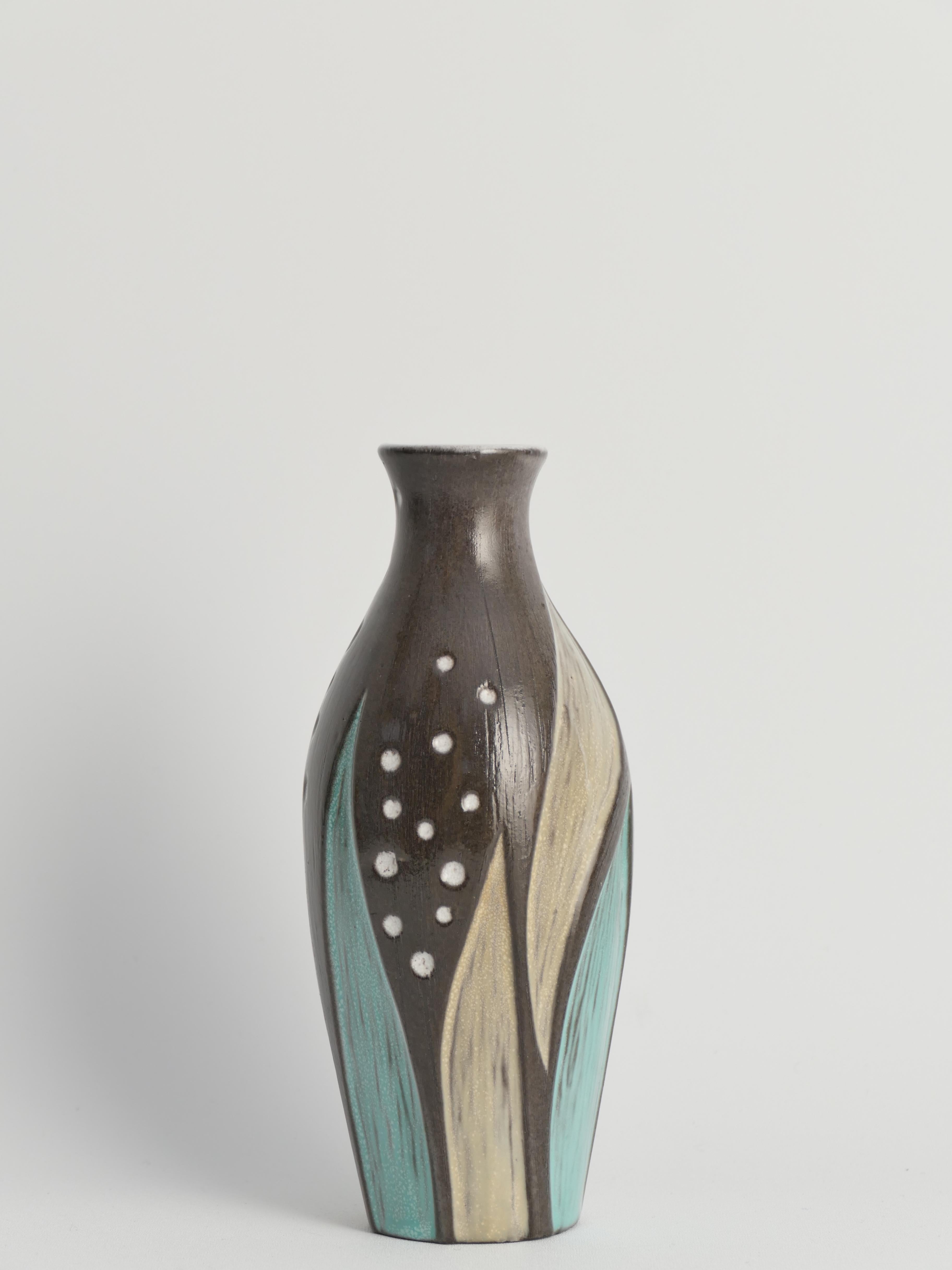 Mid-20th Century Ceramic Vase with Seaweed Motif by Mari Simmulson for Upsala Ekeby, Sweden 1950s For Sale