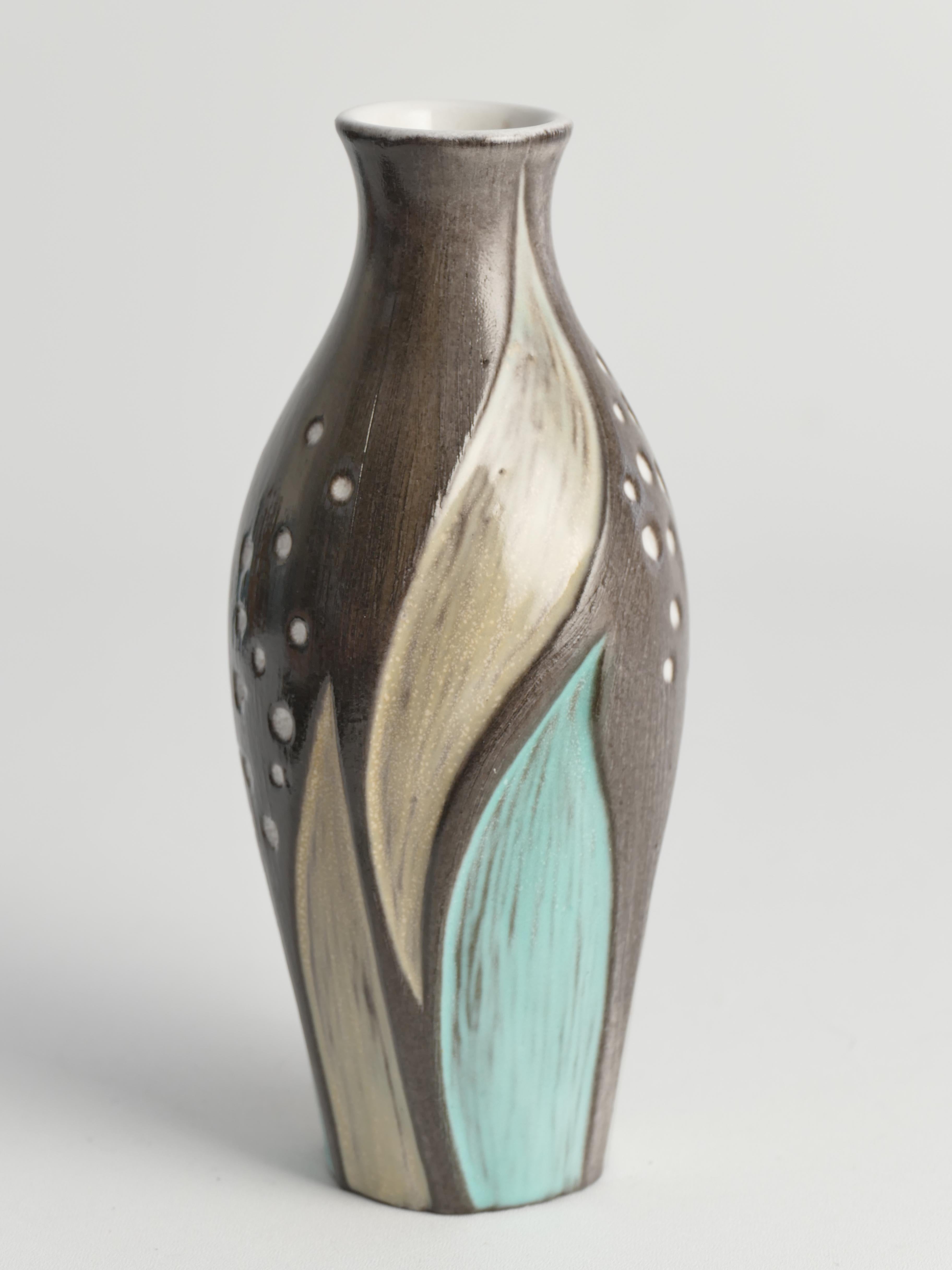 Ceramic Vase with Seaweed Motif by Mari Simmulson for Upsala Ekeby, Sweden 1950s For Sale 1