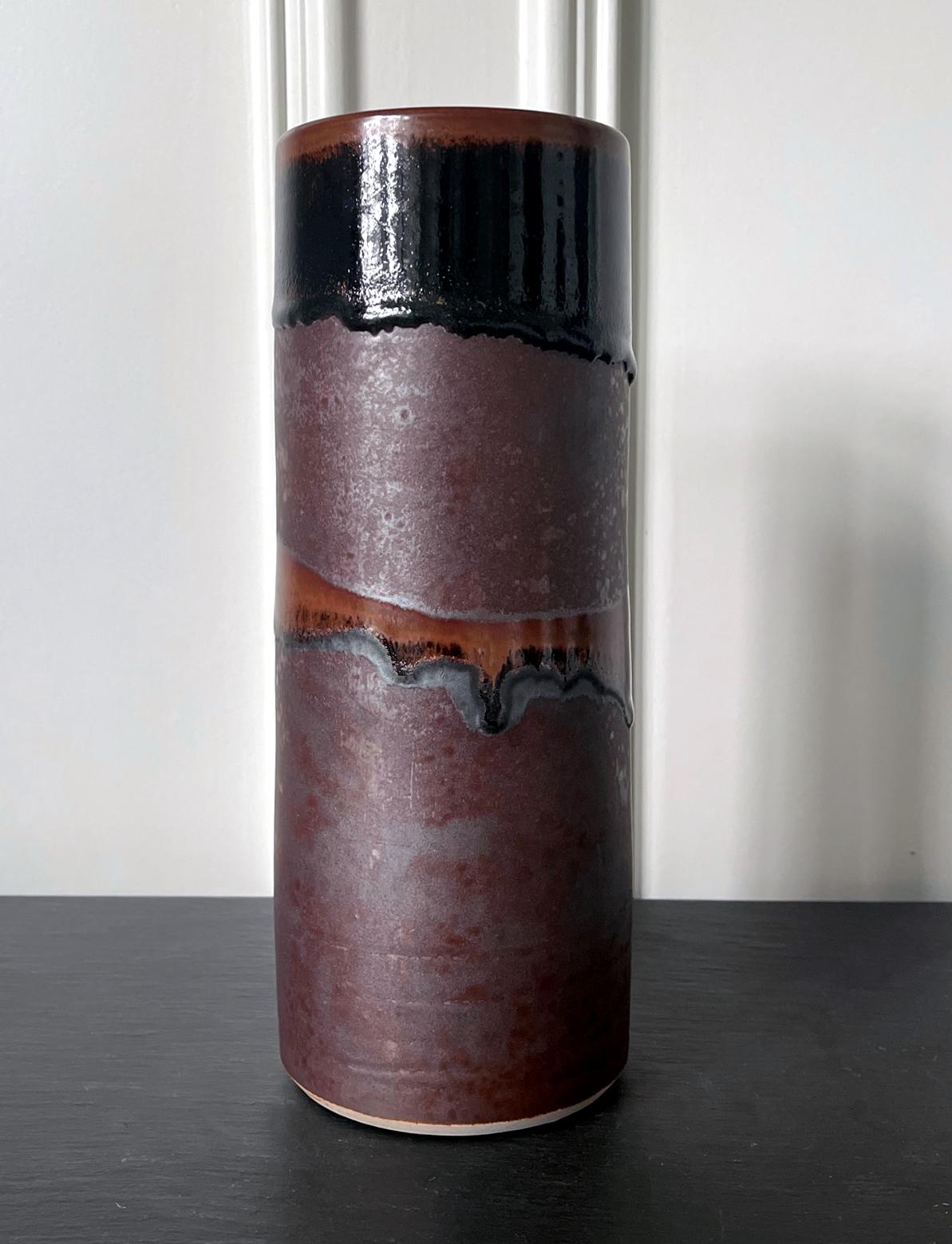 20ième siècle Vase en céramique avec glaçure unique du frère Thomas Bezanson en vente