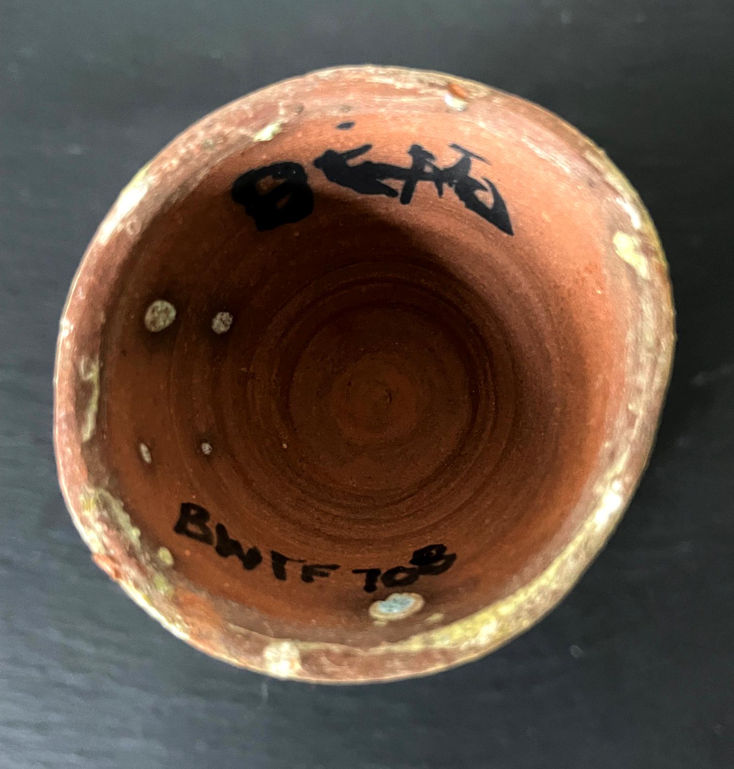Vase en céramique à glaçure volcanique et métallique de Beatrice Wood en vente 4