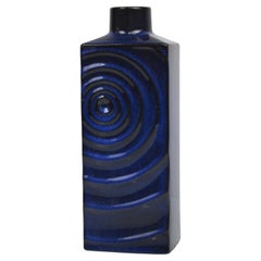 vaso in ceramica "zyklon" di Cari Zalloni