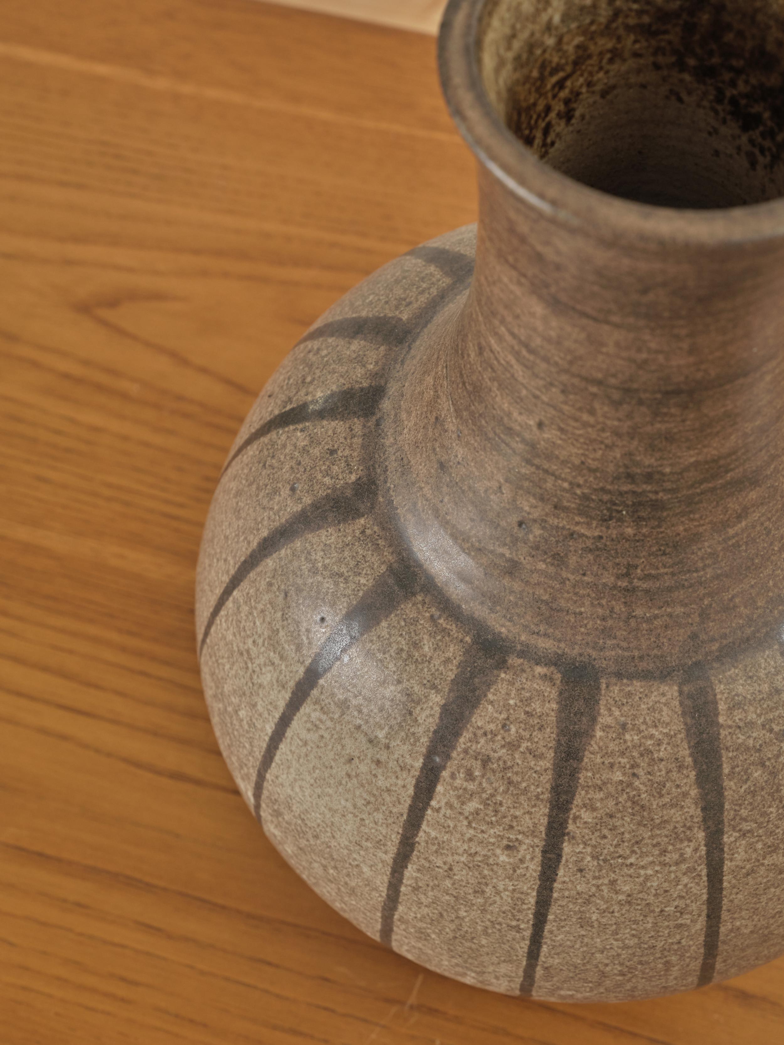 Mid-Century Modern Ceramic Vessel by Phyl Lynch For Sale
