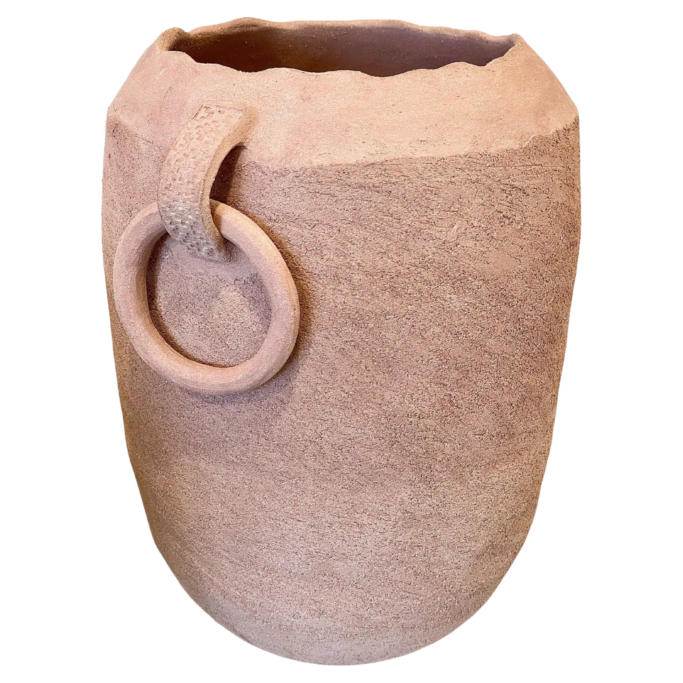 Vessel en céramique Lys fabriqué à la main à Istanbul, Décoration d'intérieur en poterie contemporaine  en vente
