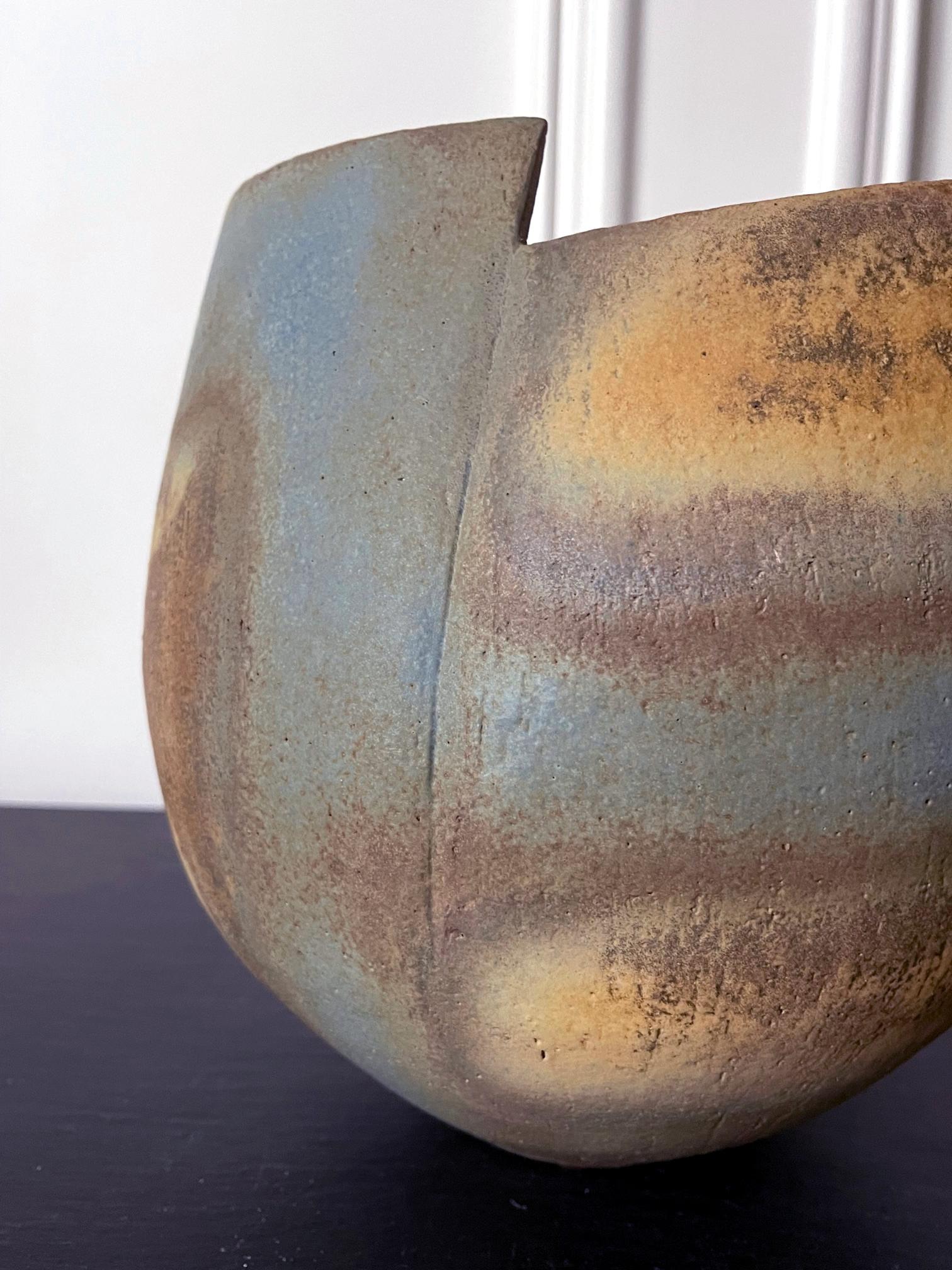 Vase en céramique du studio de poterie britannique John Ward en vente 3