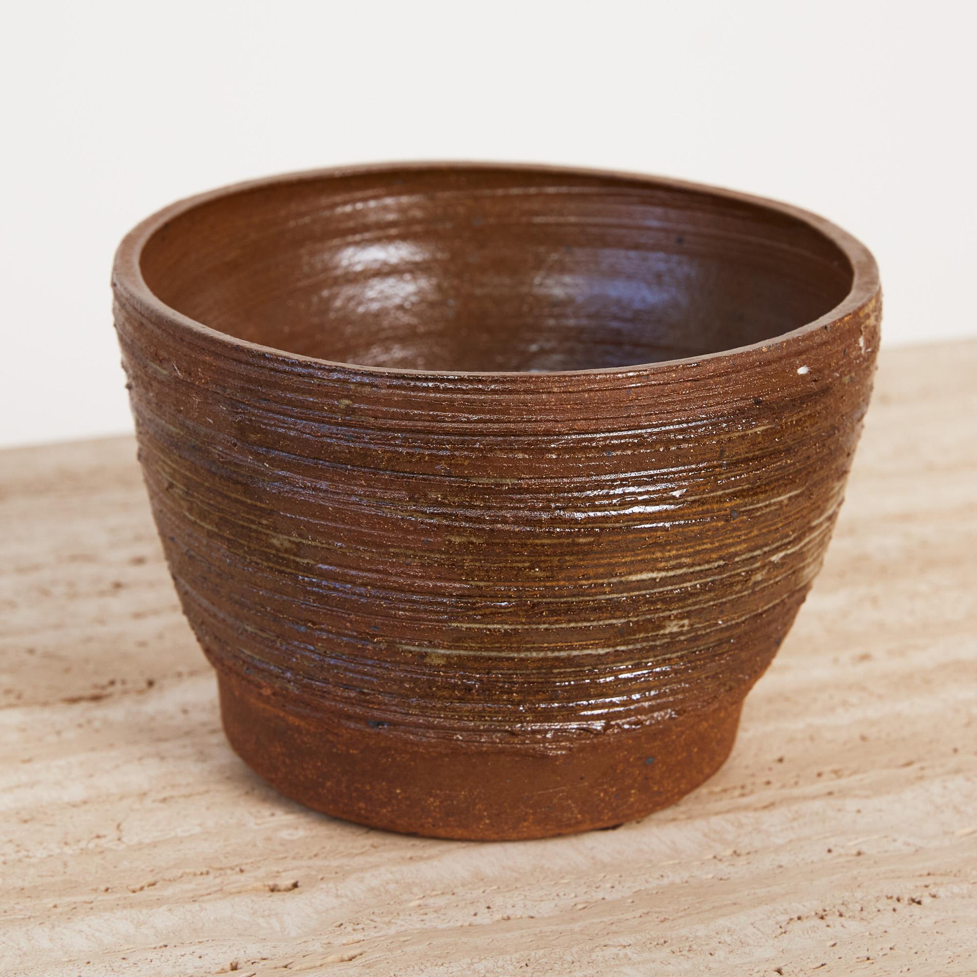 Ceramic Vessel with Incised Striated Pattern In Excellent Condition In Los Angeles, CA