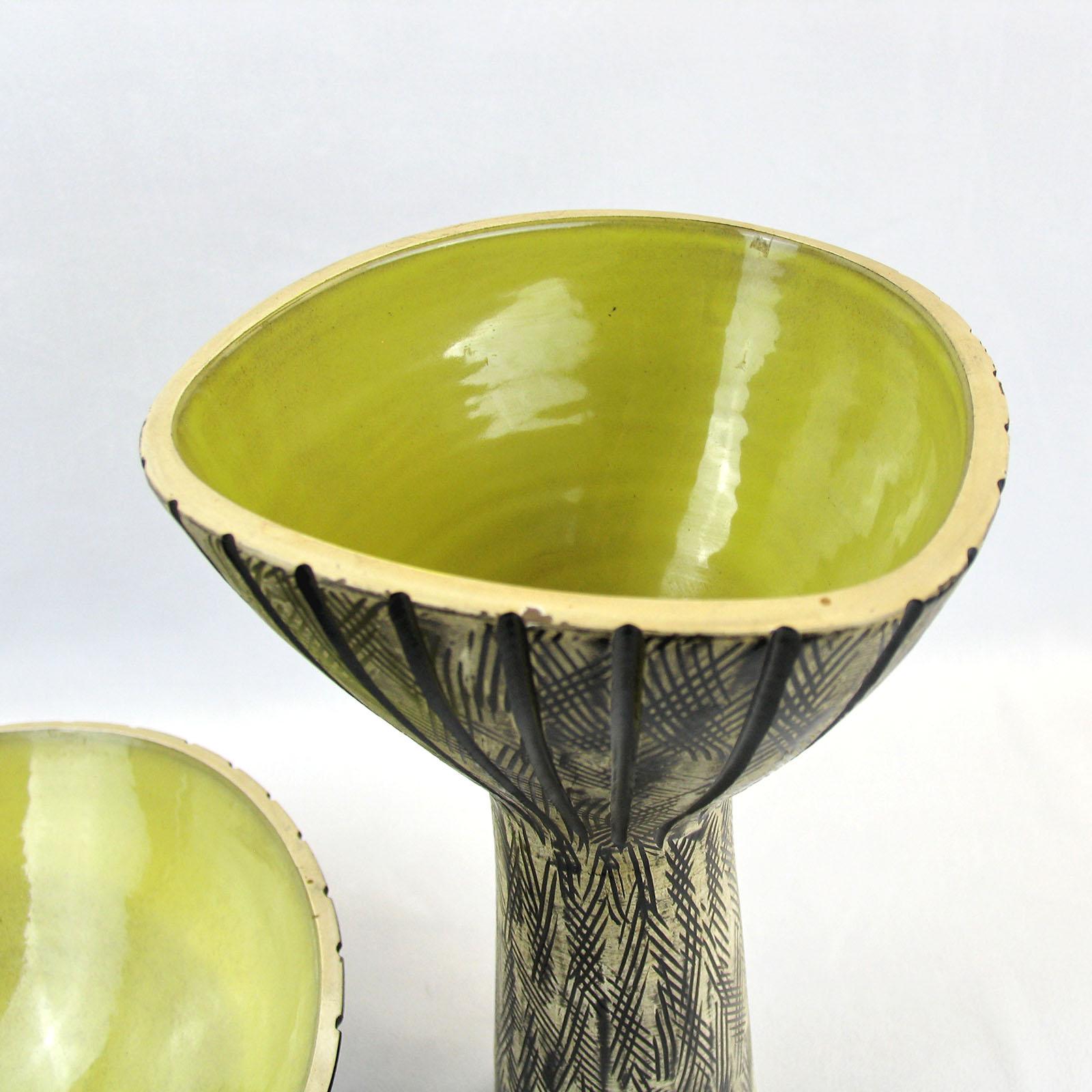Vases en céramique par Mari Simulsson pour Upsala Ekeby Suède années 1950 en vente 7