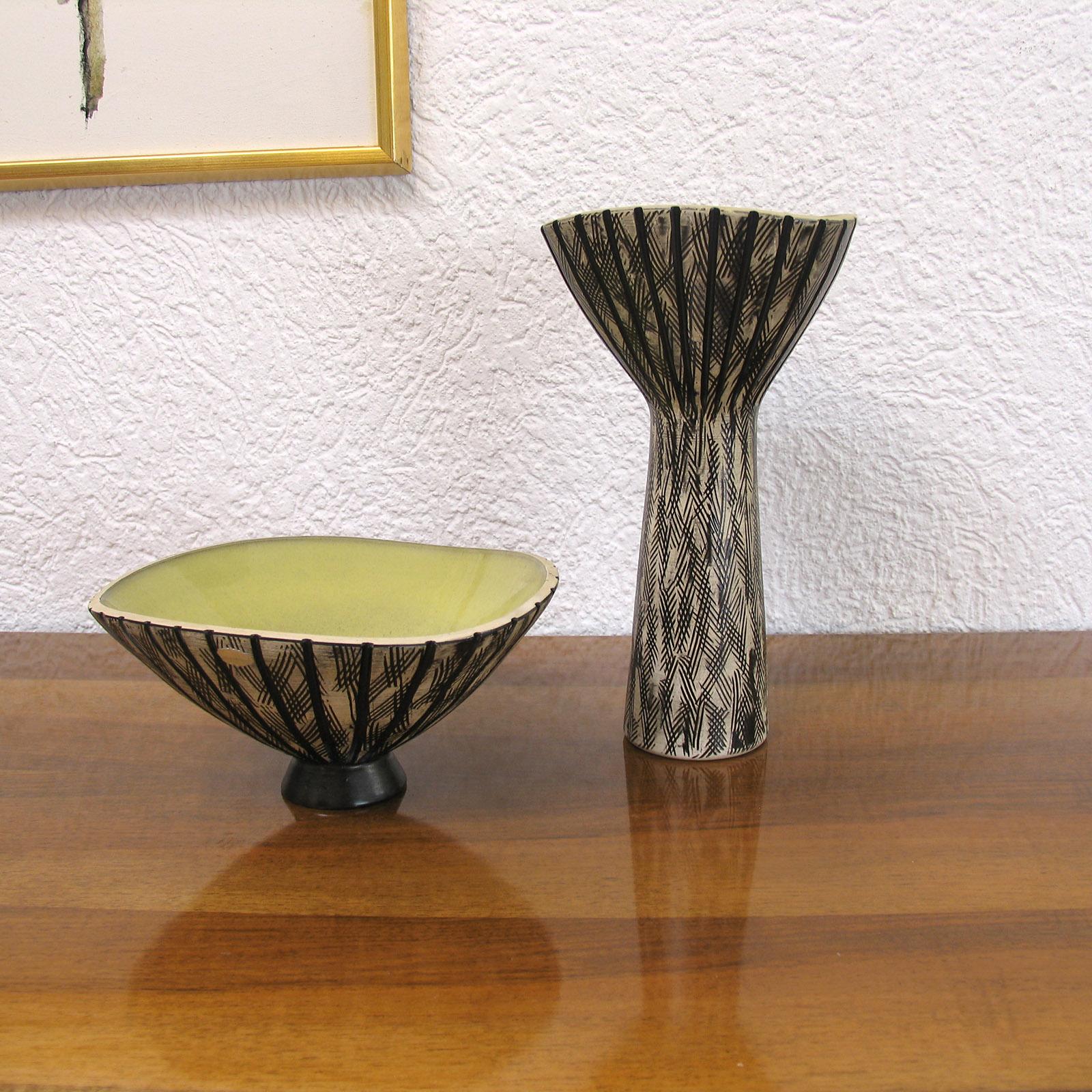 Vases en céramique par Mari Simulsson pour Upsala Ekeby Suède années 1950 en vente 12