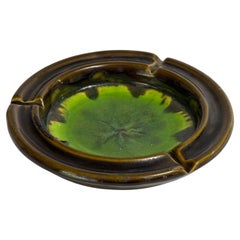 Vide Poche in ceramica dalla Francia 1960 Colore multicolore, forma rotonda Marrone e Verde