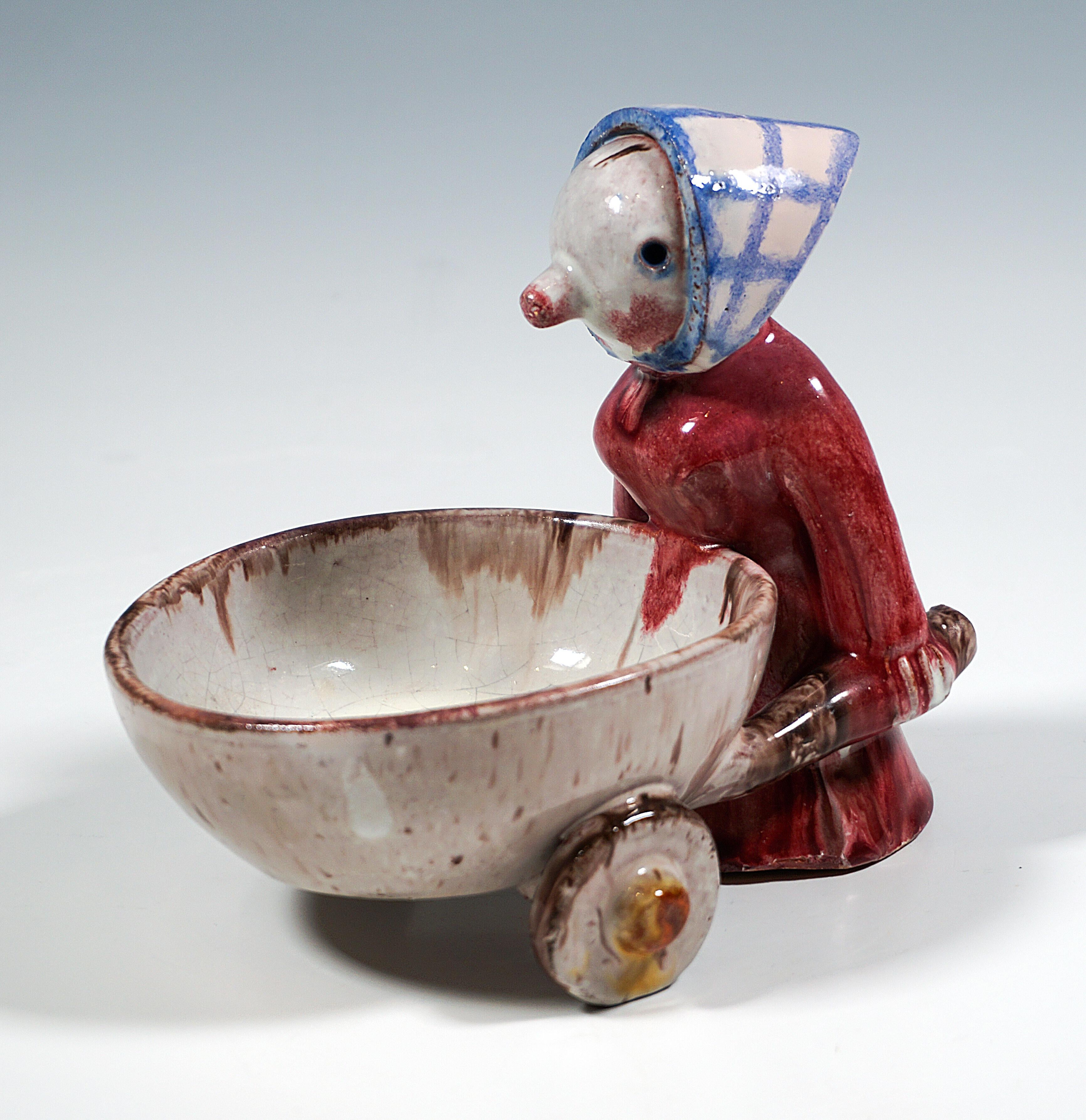 Keramik-Ablageschale, Grotesque in einer Schale, Walter Bosse, Österreich 1924-1936 (Art déco) im Angebot