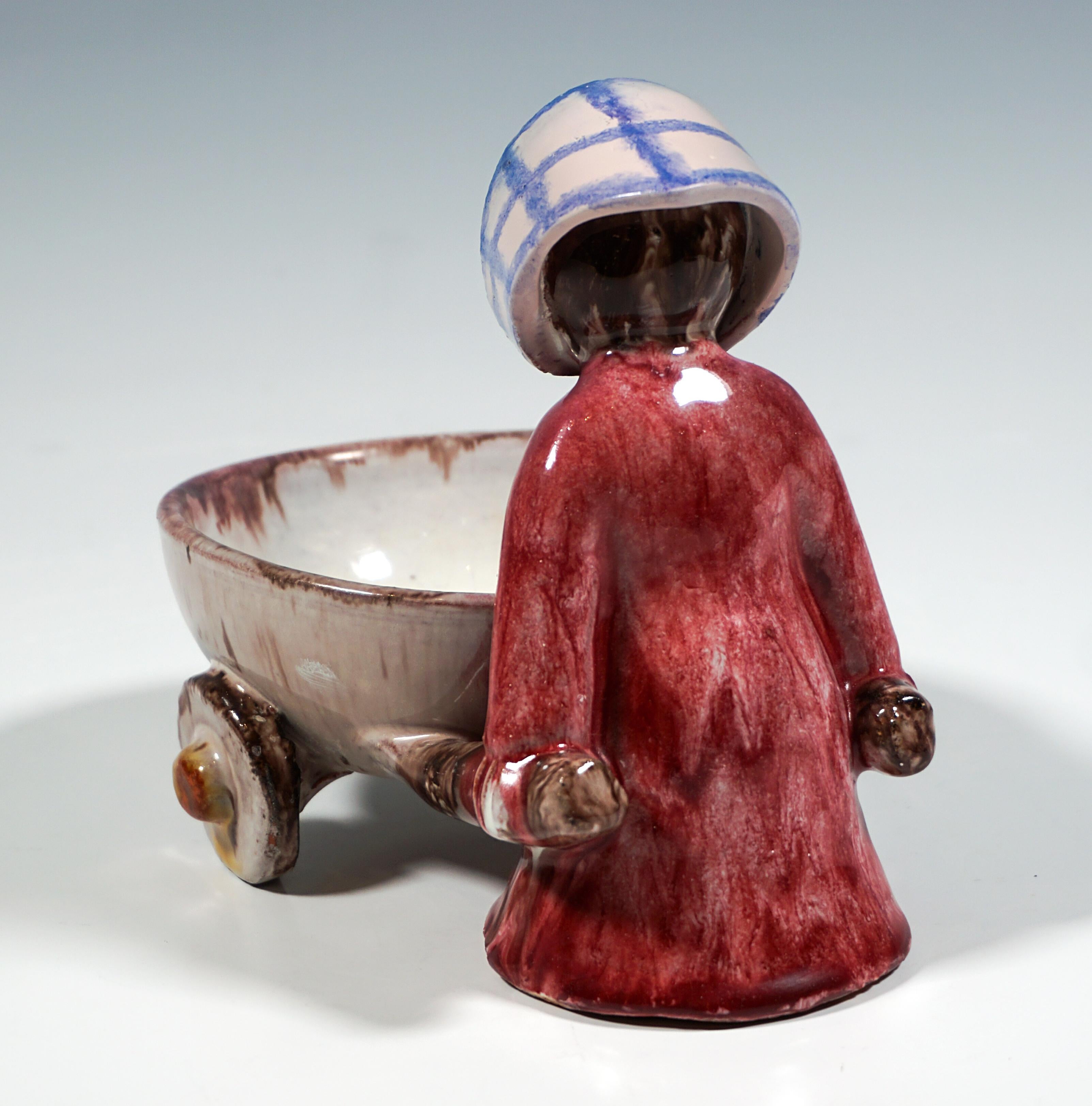 Keramik-Ablageschale, Grotesque in einer Schale, Walter Bosse, Österreich 1924-1936 (Österreichisch) im Angebot