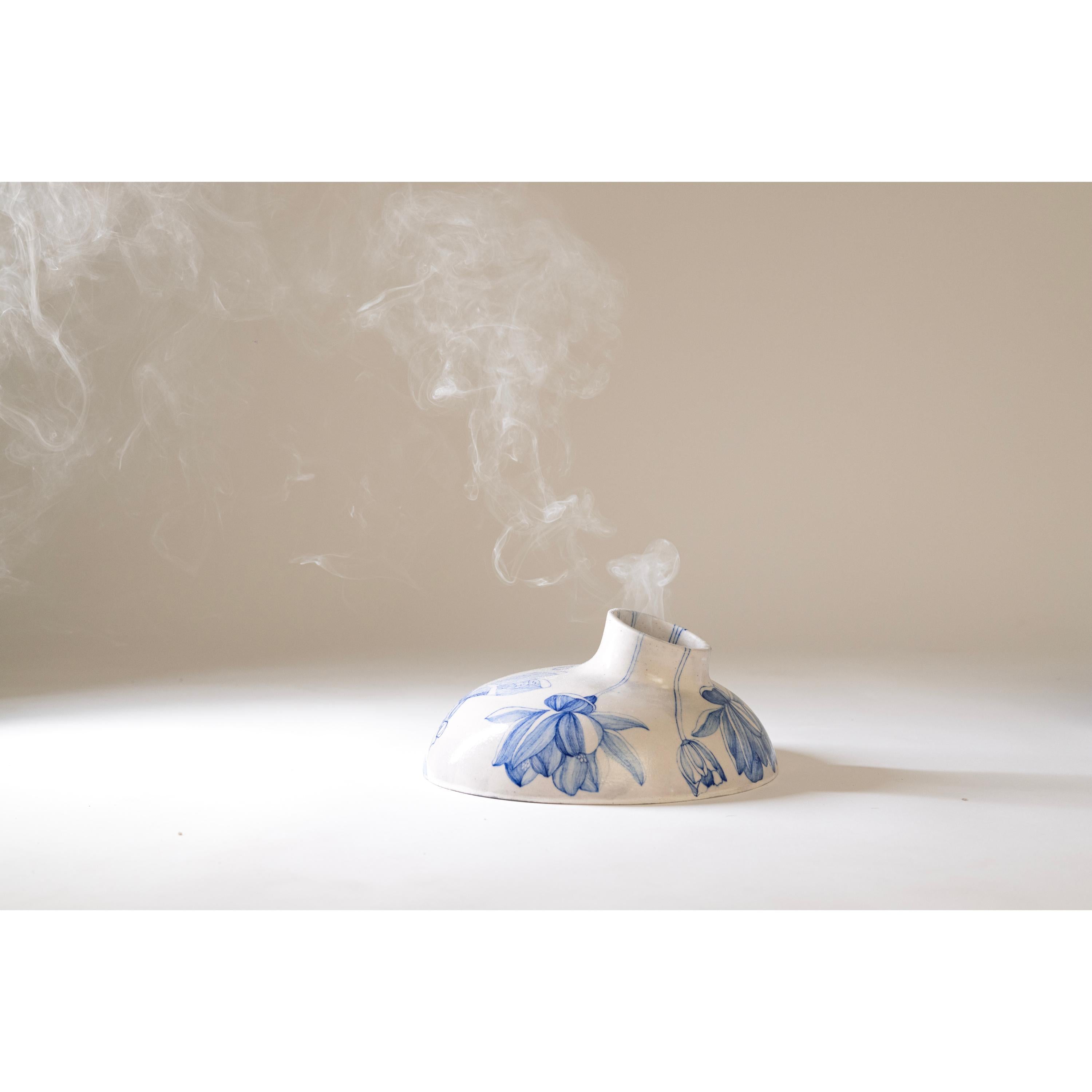 Ceramic Volcano Incense Burner Small by Newblue In New Condition For Sale In Geneve, CH