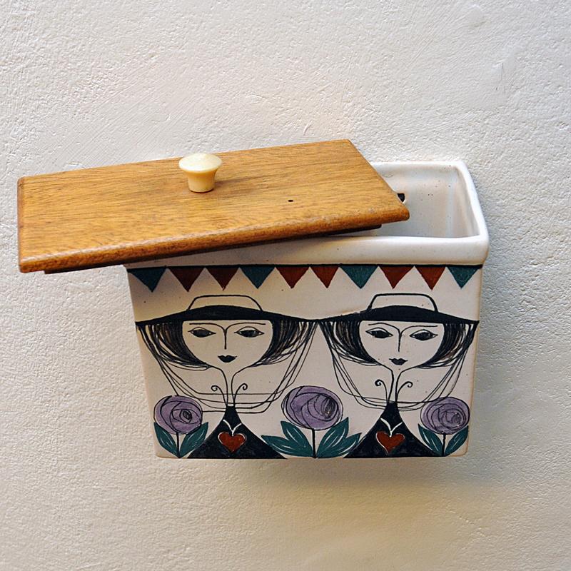 Scandinavian Modern Ceramic wall container box by Laila Zink for Kupittaan Savi, Finland 1960s