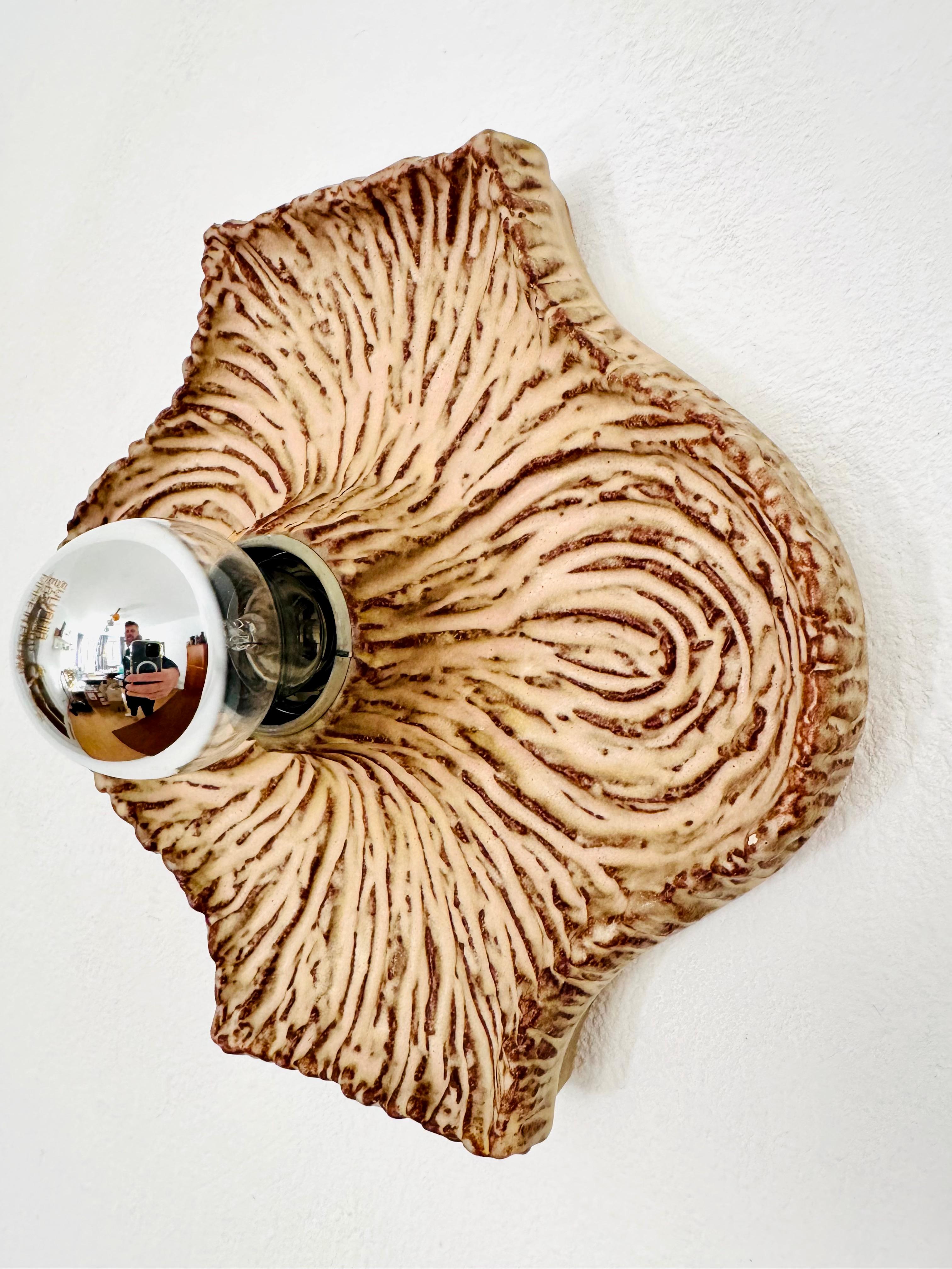 Milieu du XXe siècle Lampe murale en céramique en vente