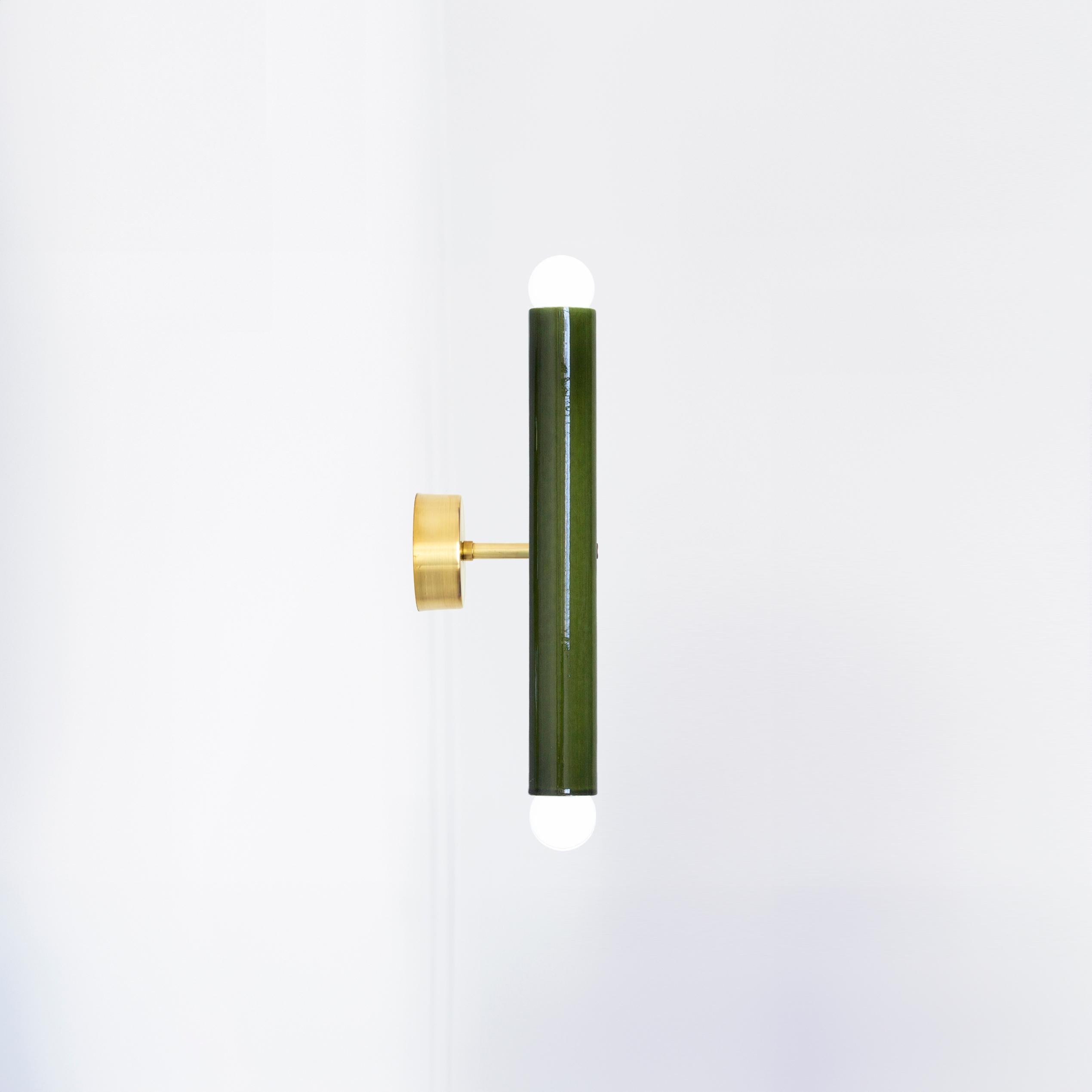 Keramik-Wandleuchte 'TRN' von Pani Jurek, Messing, Grün (Organische Moderne) im Angebot