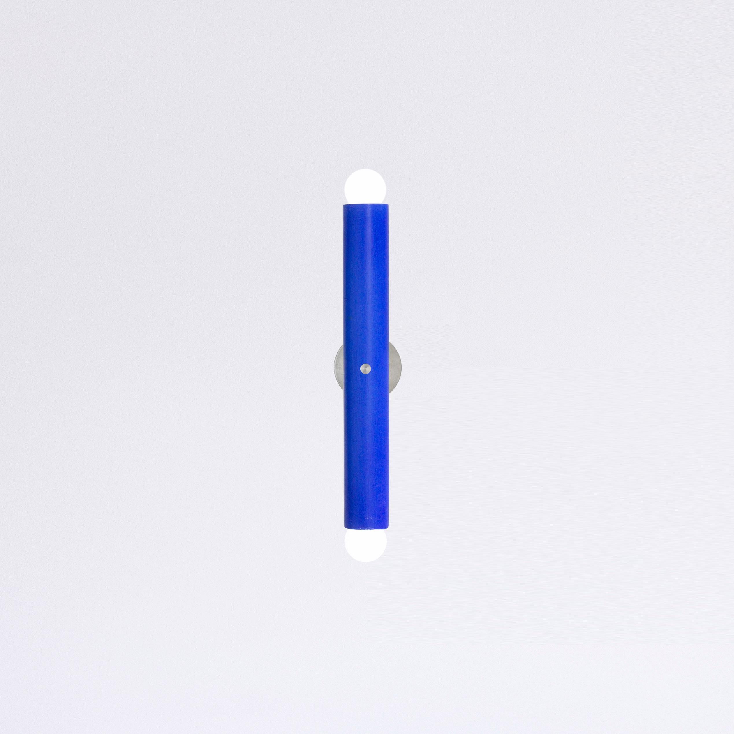 Organique Lampe murale TRN de Pani Jurek, argent, bleu cobalt en vente