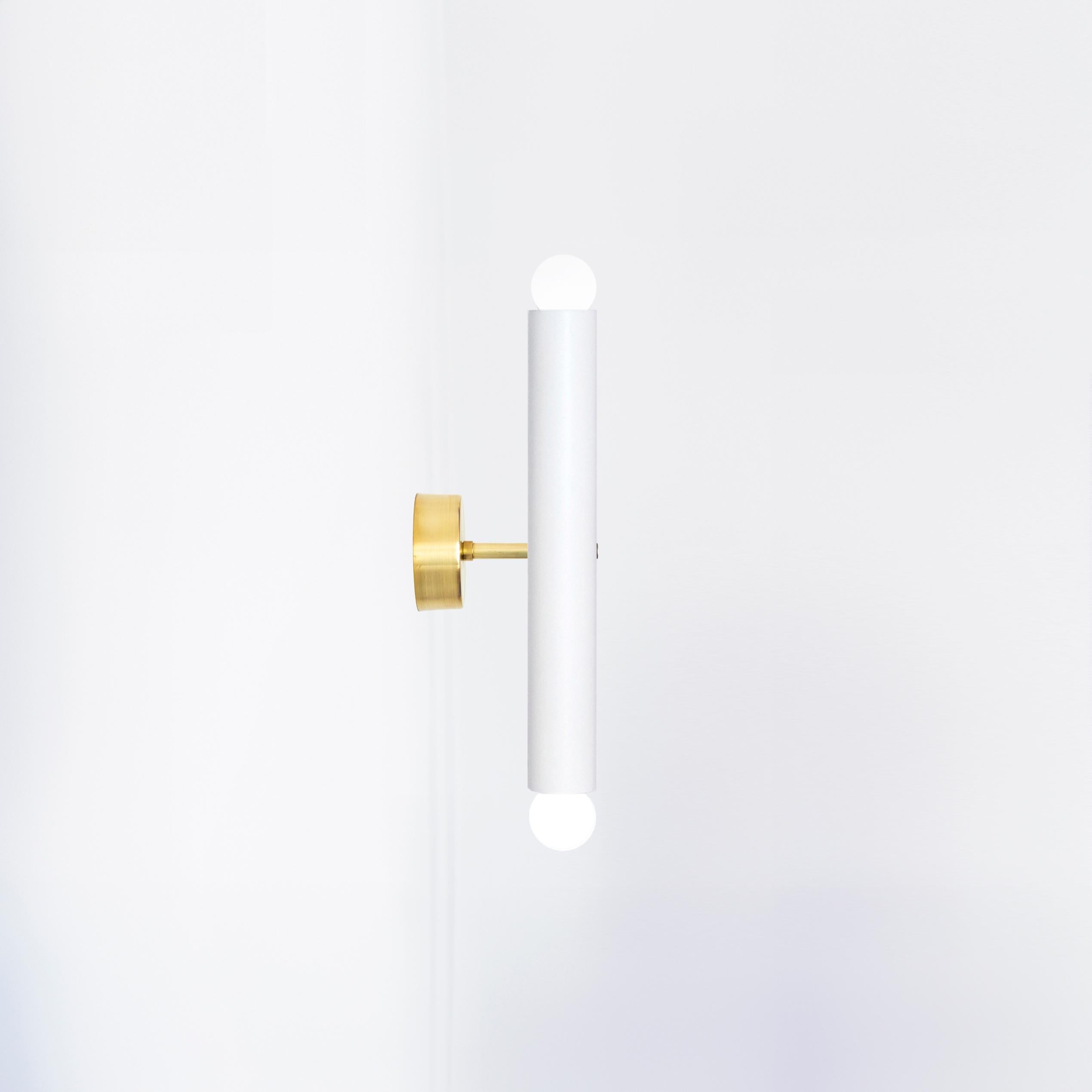 Organique Lampe murale TRN de Pani Jurek, laiton, blanc en vente