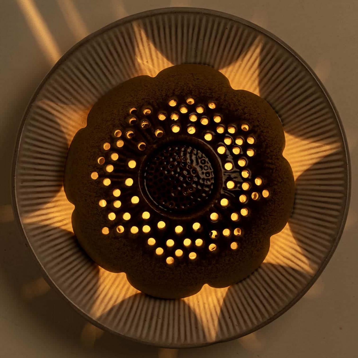 Ceramic Wall Light in the style of Axella, Denmark 1970 In Good Condition For Sale In Rijssen, NL