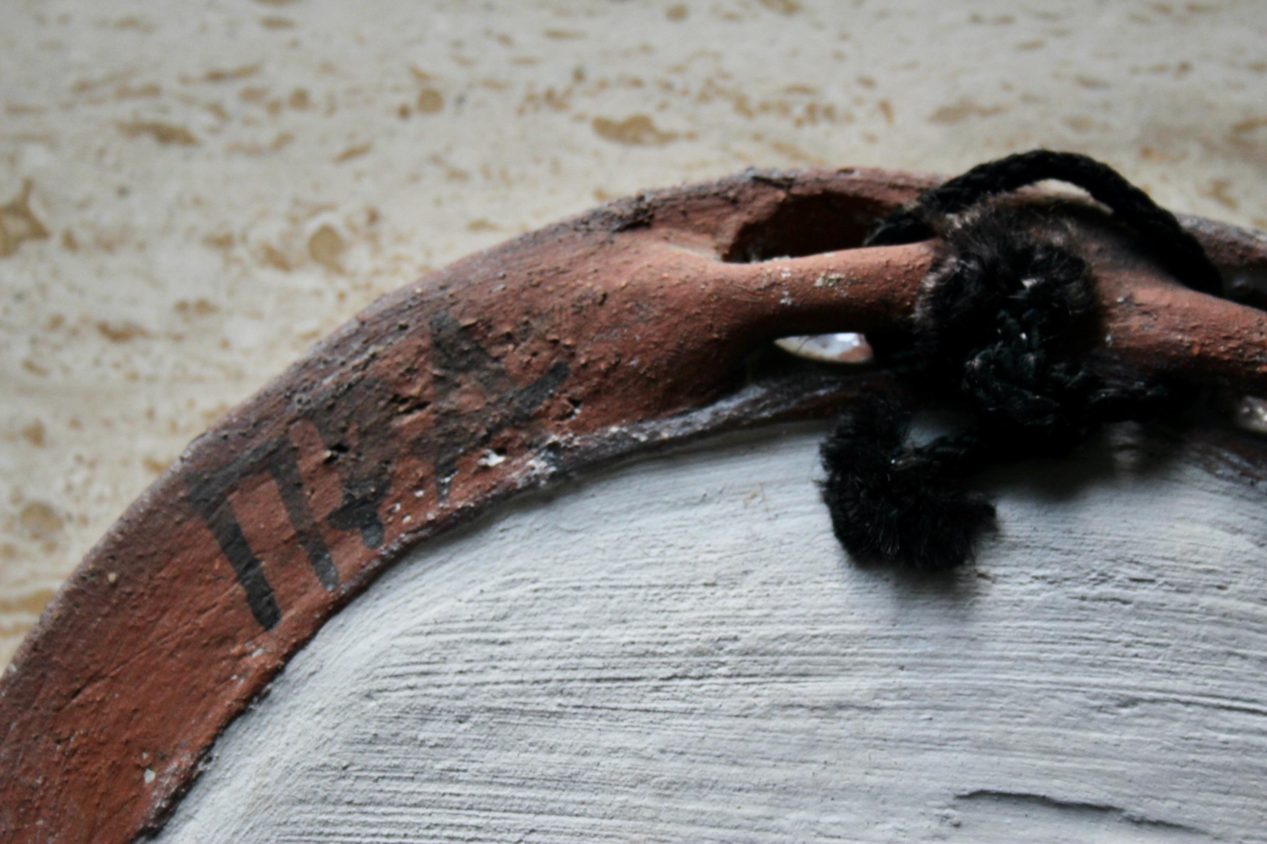 Ceramica Specchio da parete in ceramica in vendita