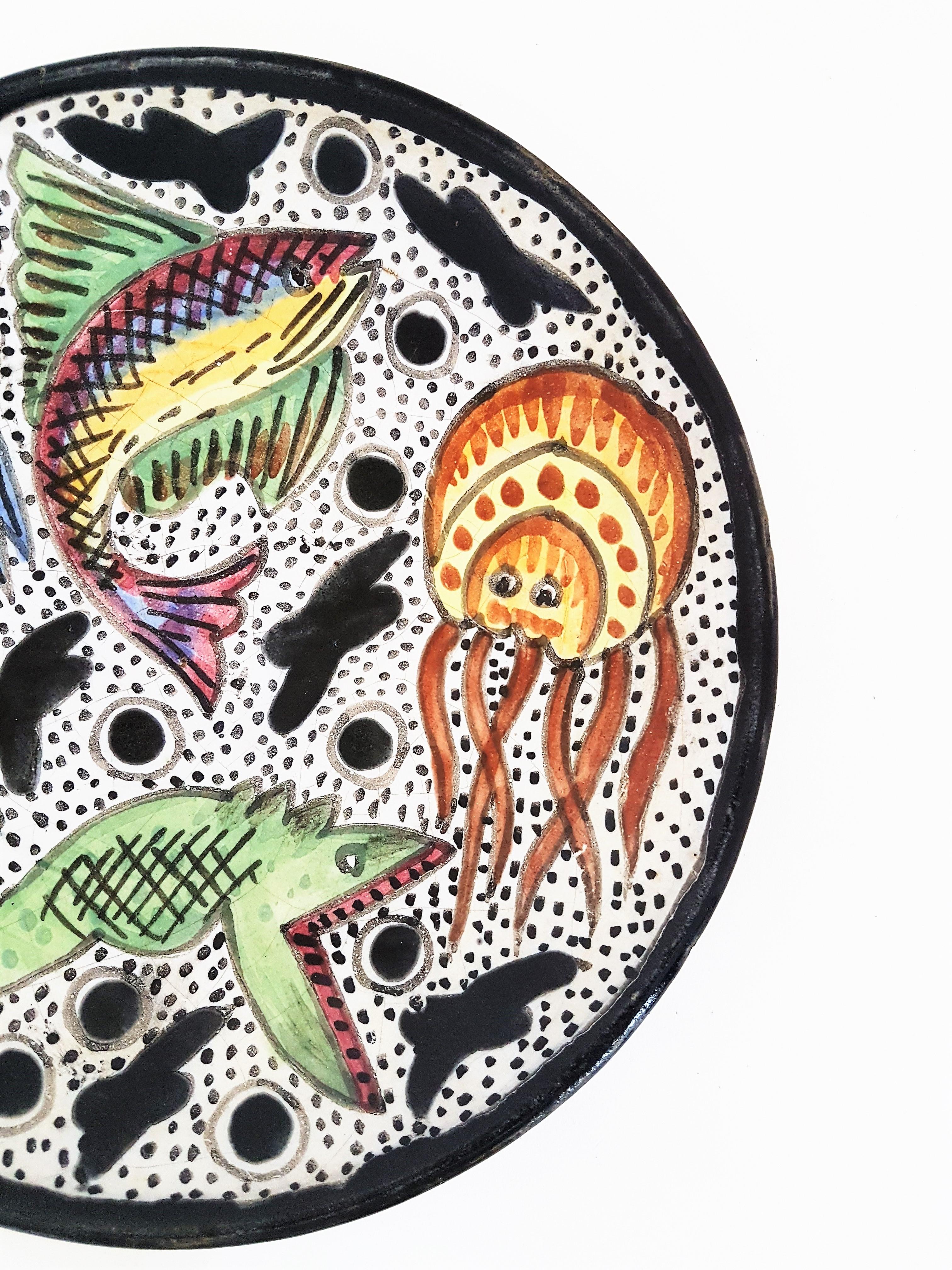 Spanischer Keramik-Wandteller Fische Design, 1950er Jahre (Moderne der Mitte des Jahrhunderts) im Angebot