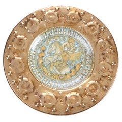 Assiette murale, centre de table avec St. George, lustre et relief en or 24 carats