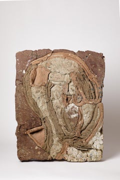 Escultura mural de cerámica de Patrick Crulis, 2025.