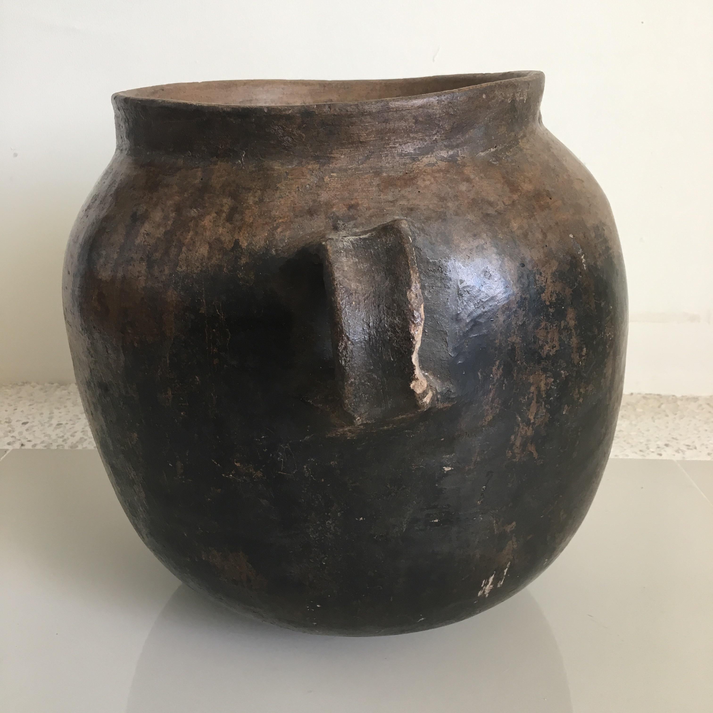 Burnished ceramic water pot from Los Reyes Metzontla region, Puebla.