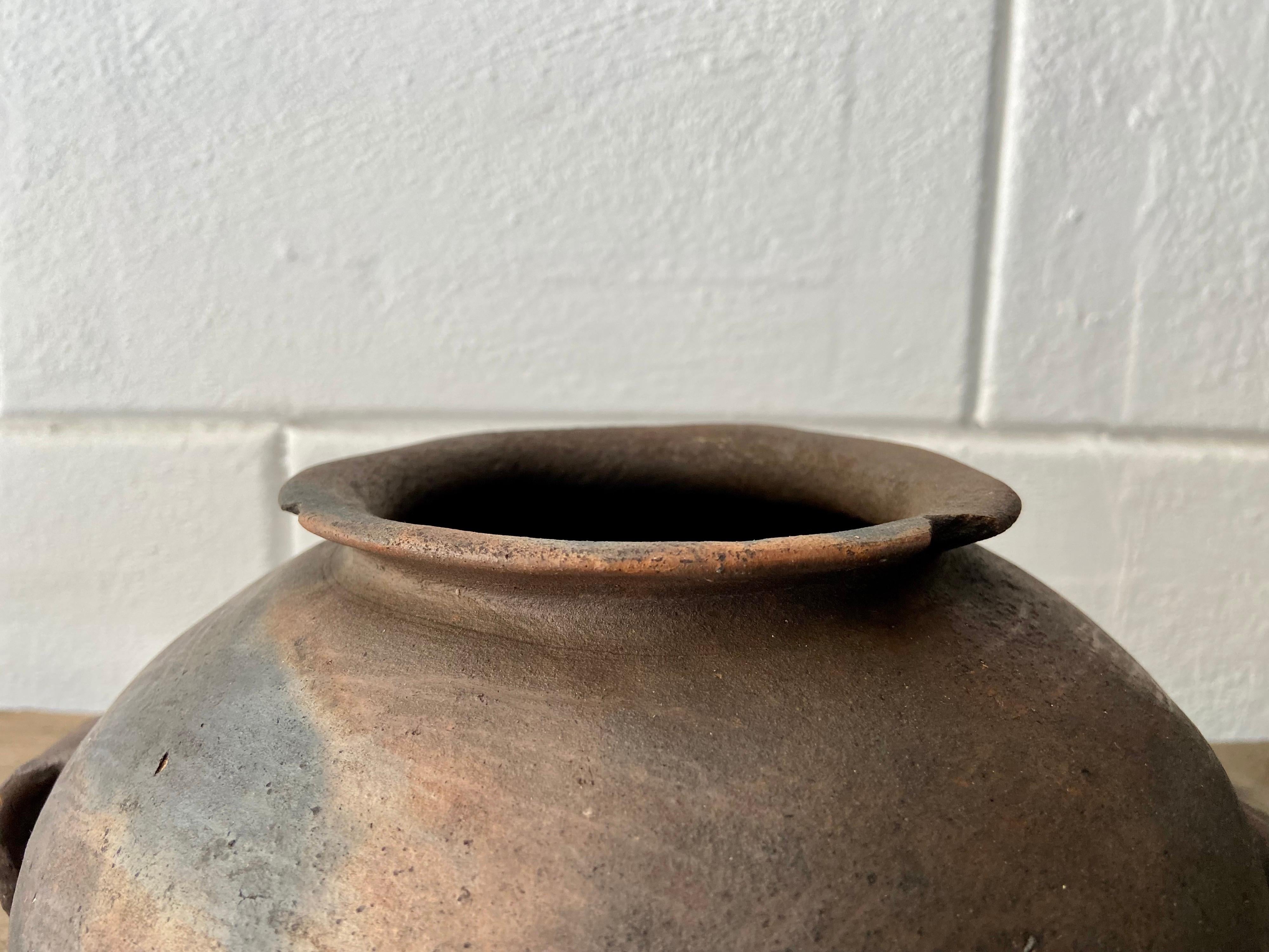 Ceramic Water Pots from Puebla, Mexico In Distressed Condition In San Miguel de Allende, Guanajuato