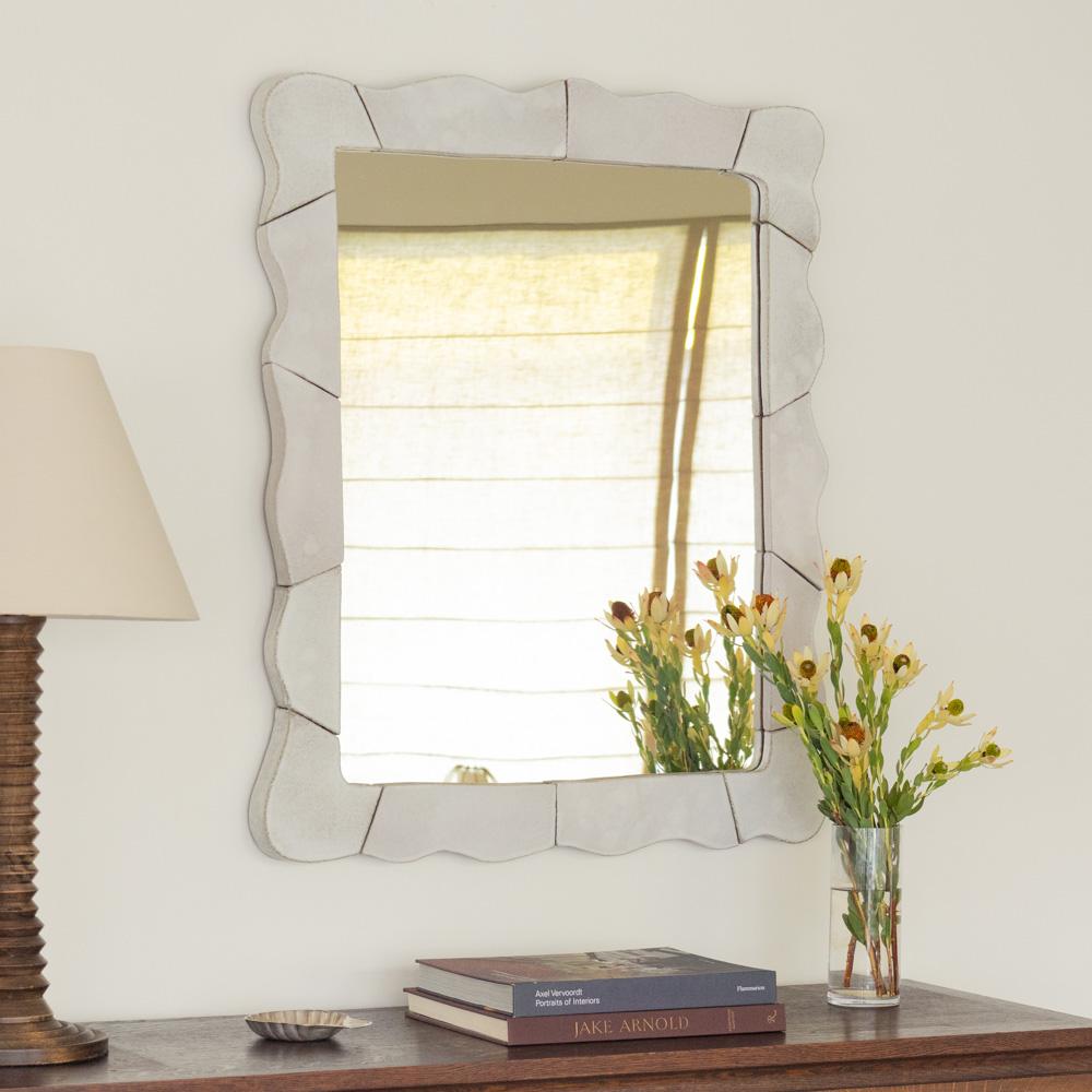 Américain Miroir ondulé en céramique, grand en vente
